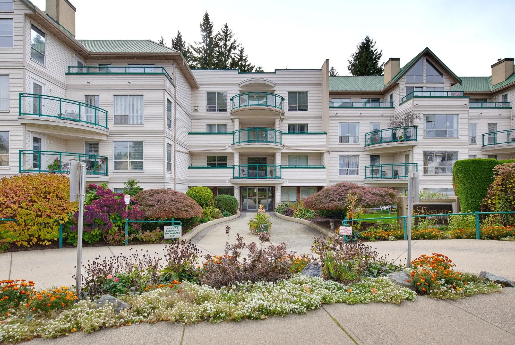 33280 E Bourquin Crescent #208