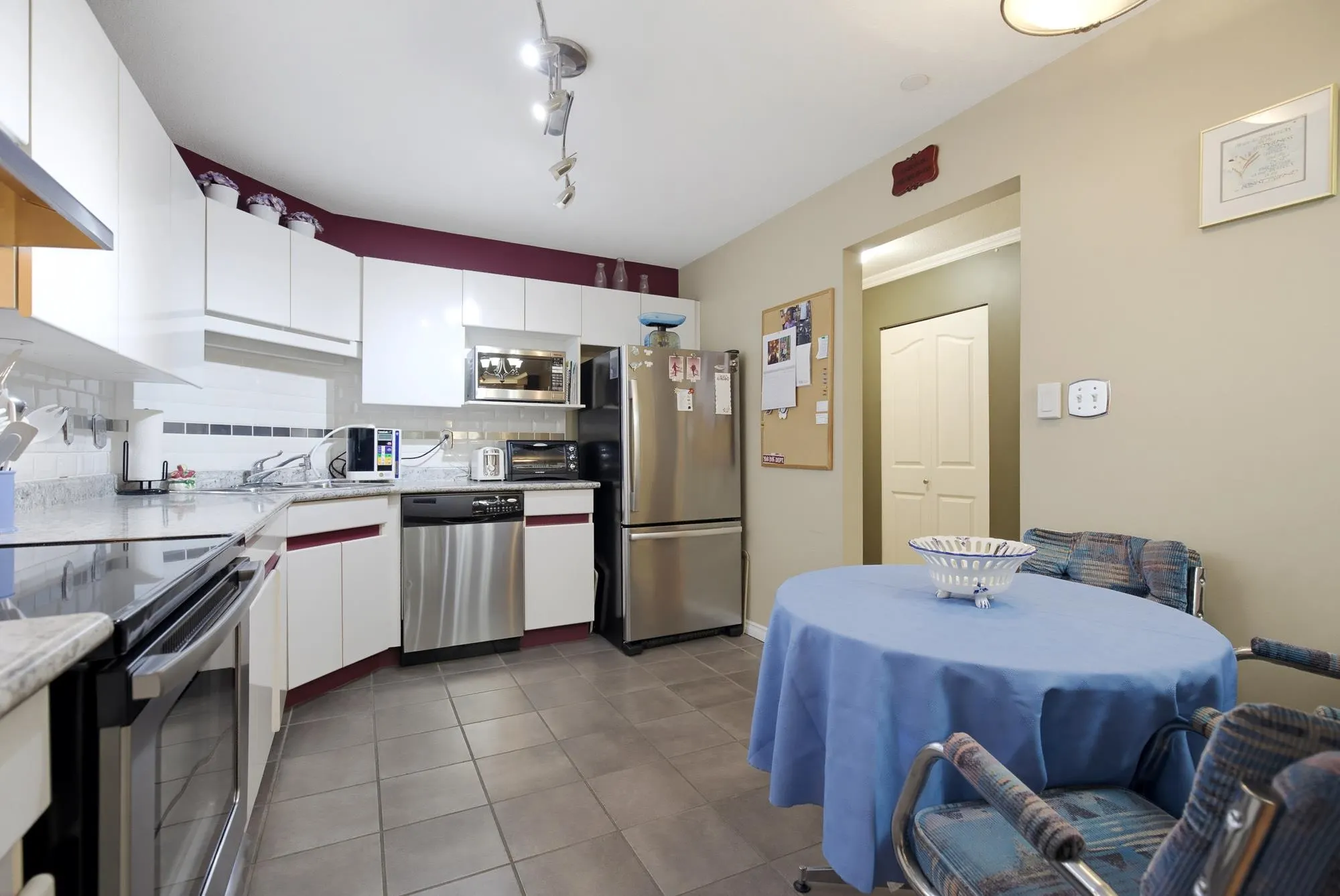 33280 E Bourquin Crescent #208