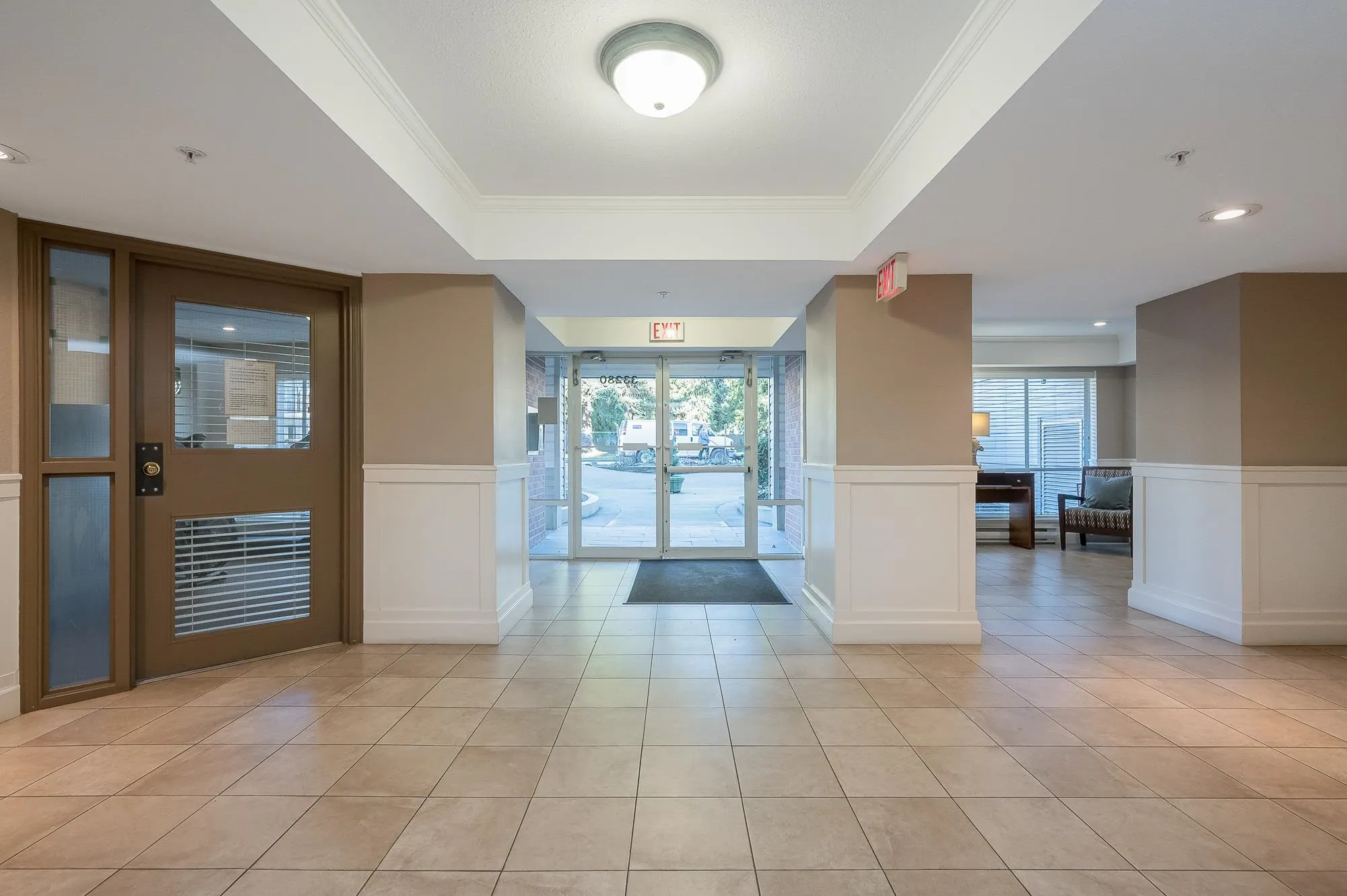 33280 E Bourquin Crescent #208