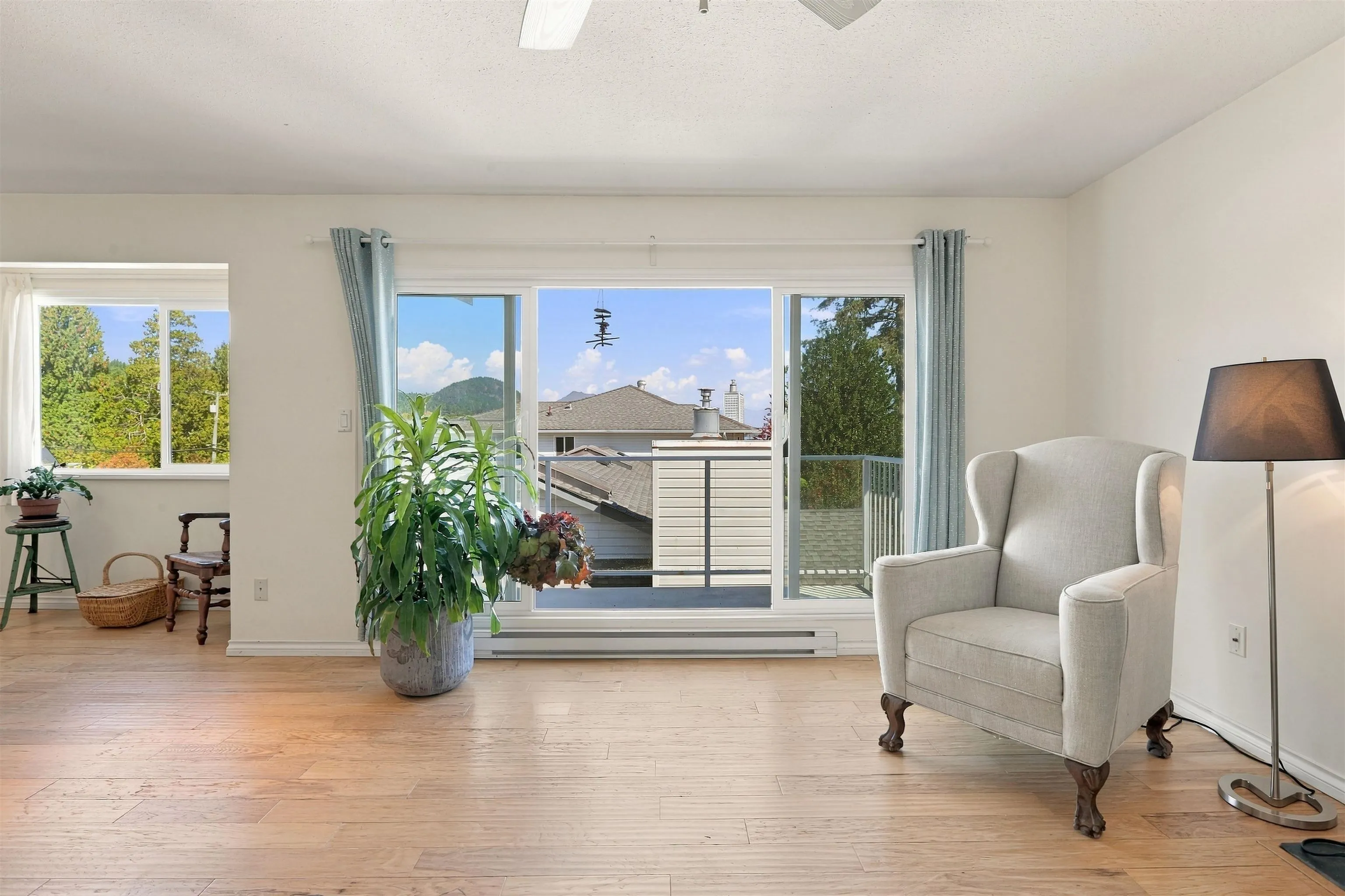 699 Dougall Road #15