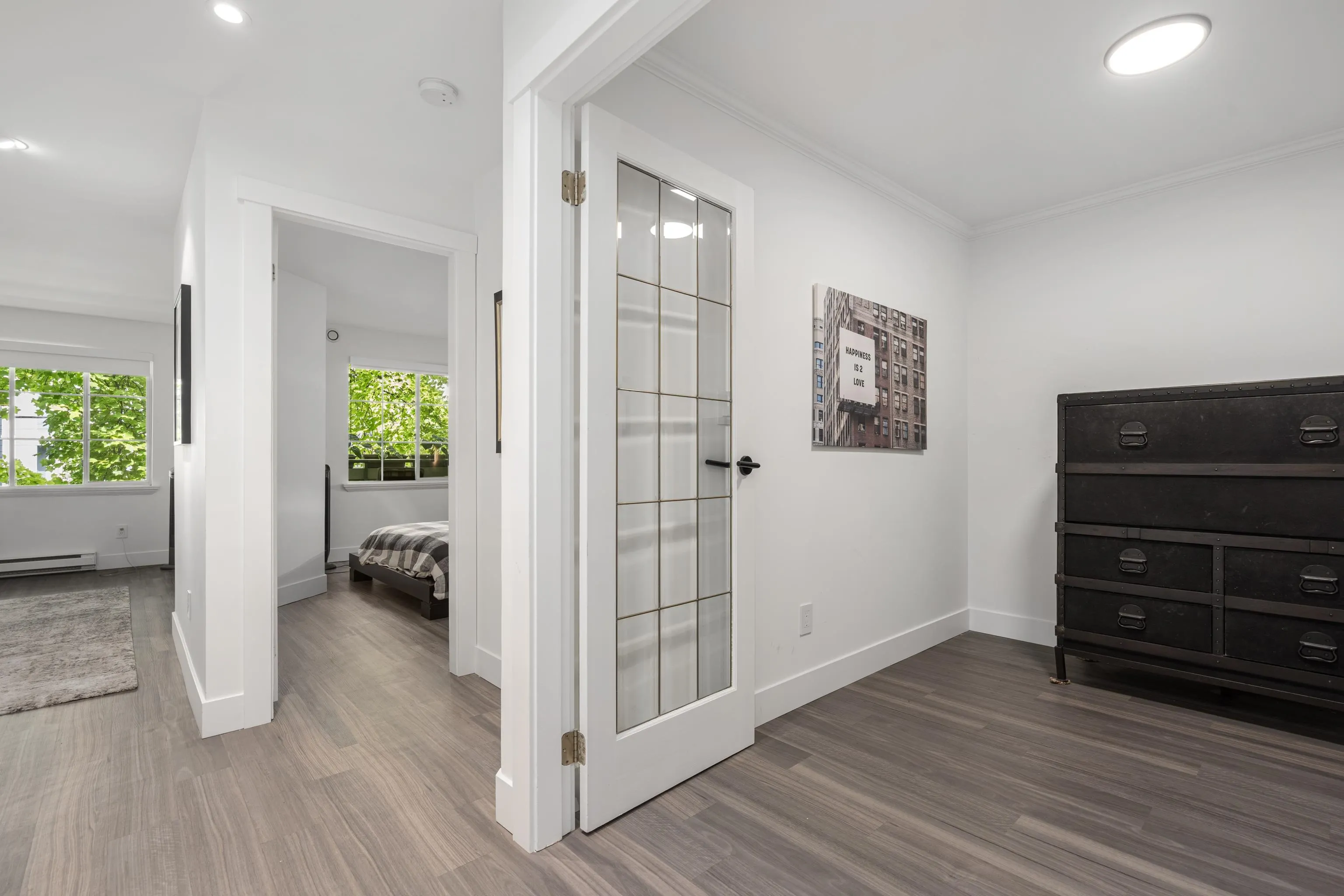 825 W 15th Avenue
