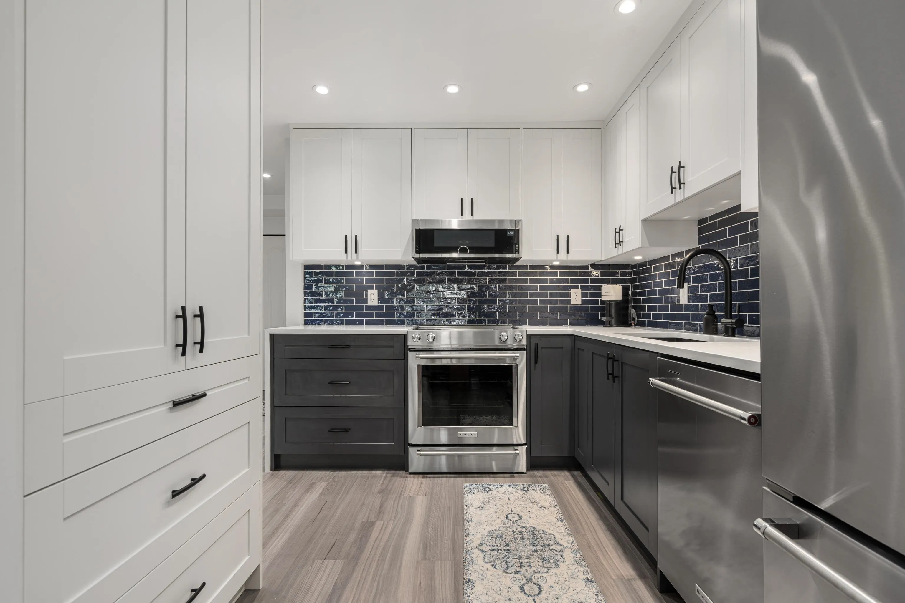 825 W 15th Avenue