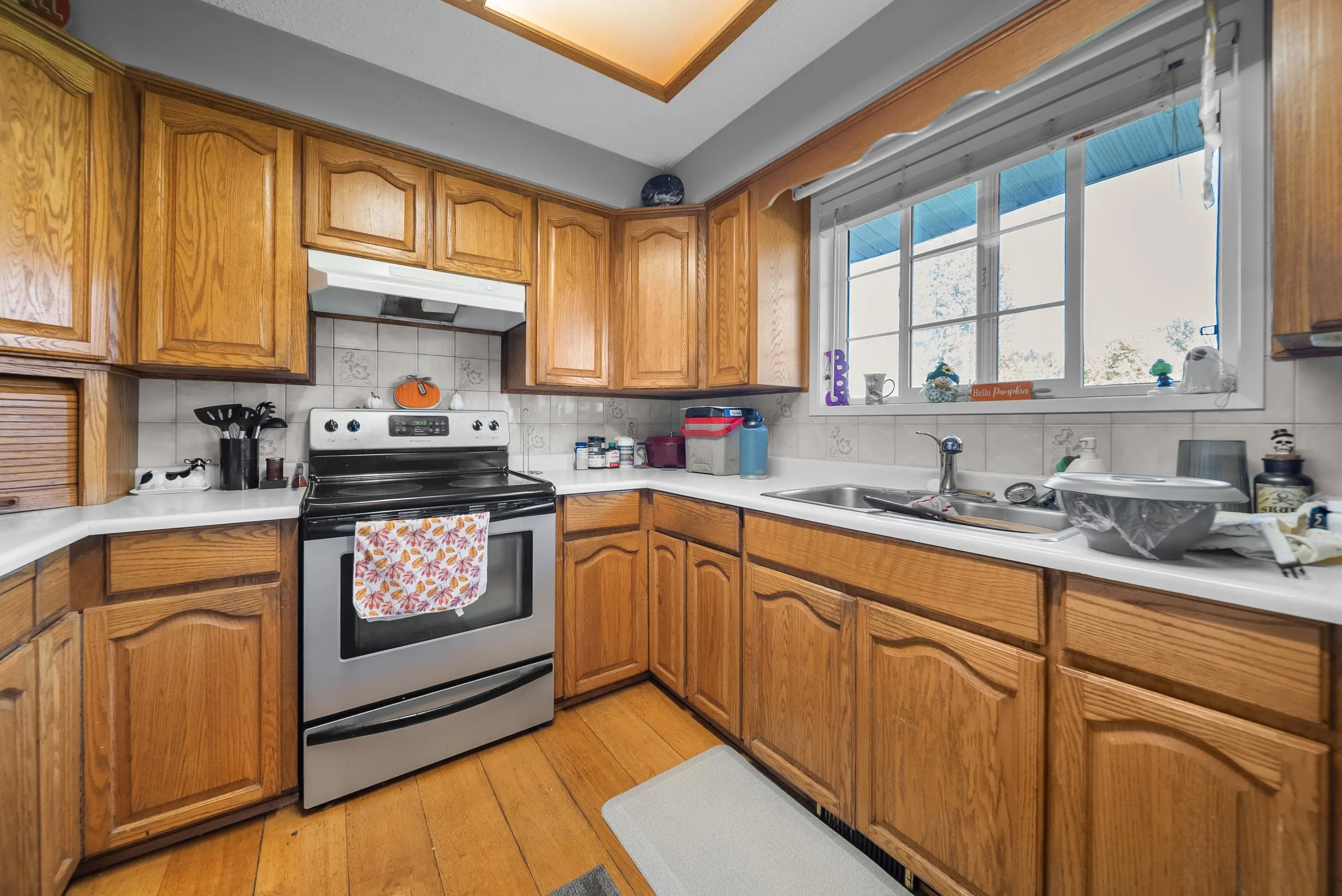 6077 Ross Road
