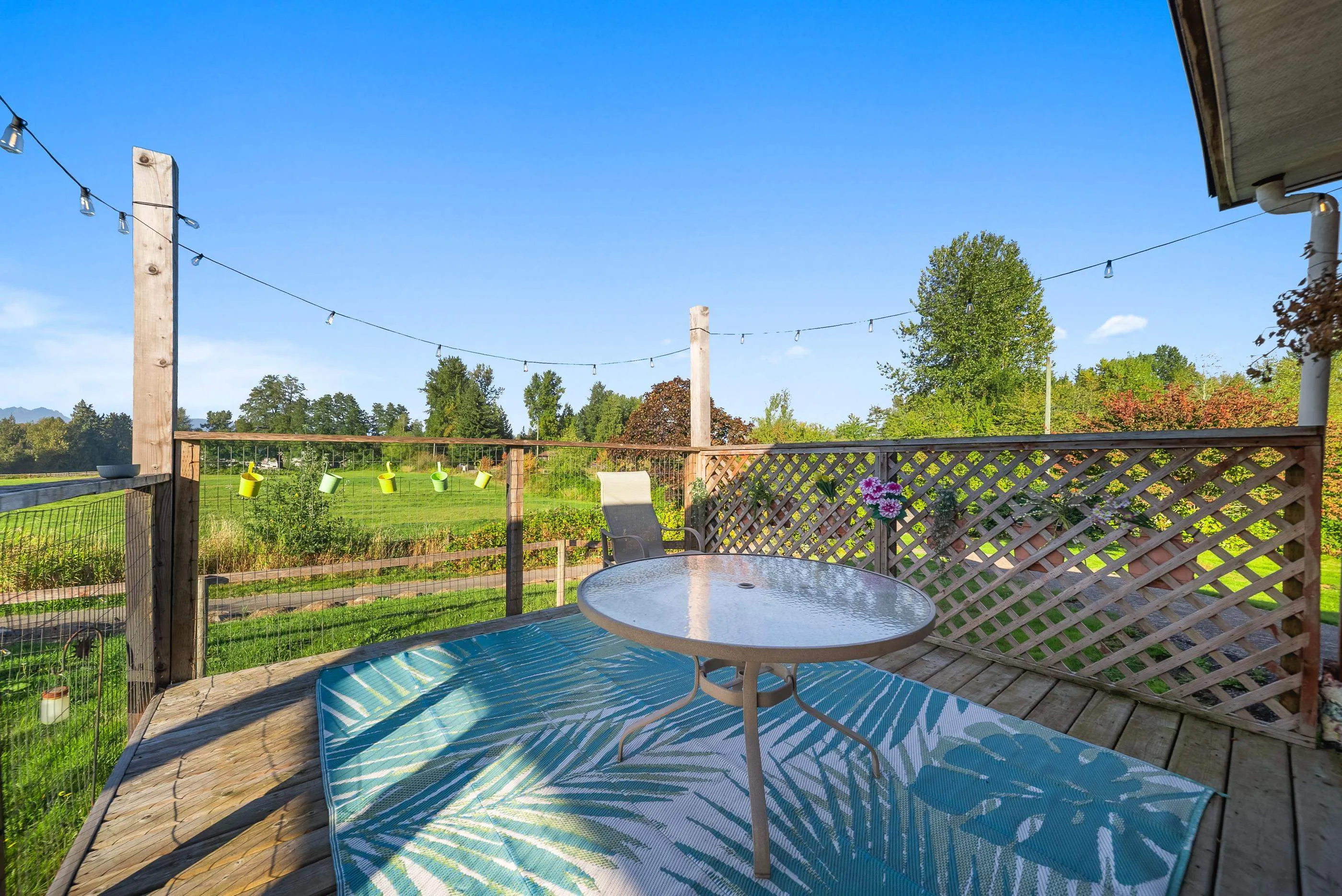 6077 Ross Road