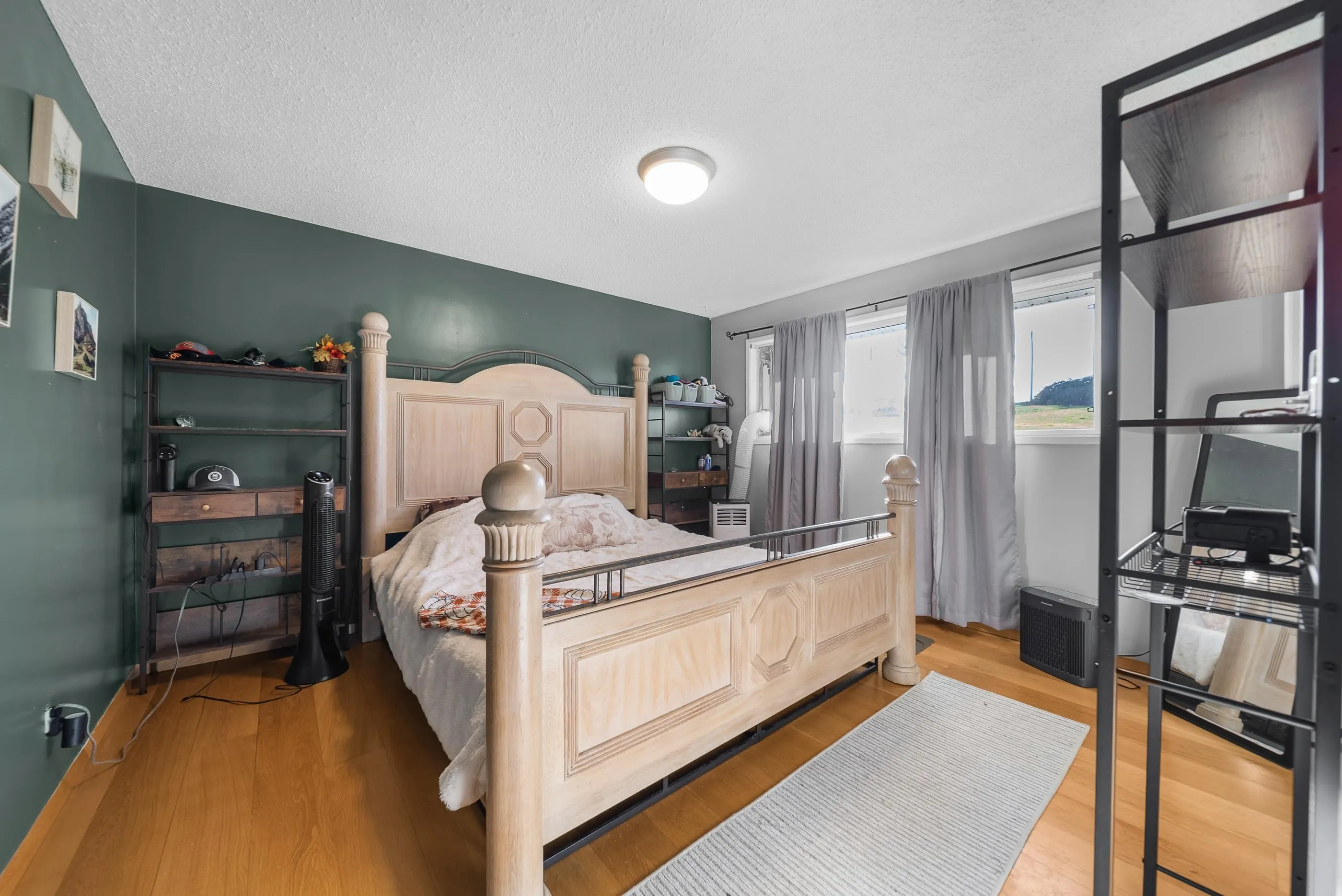 6077 Ross Road