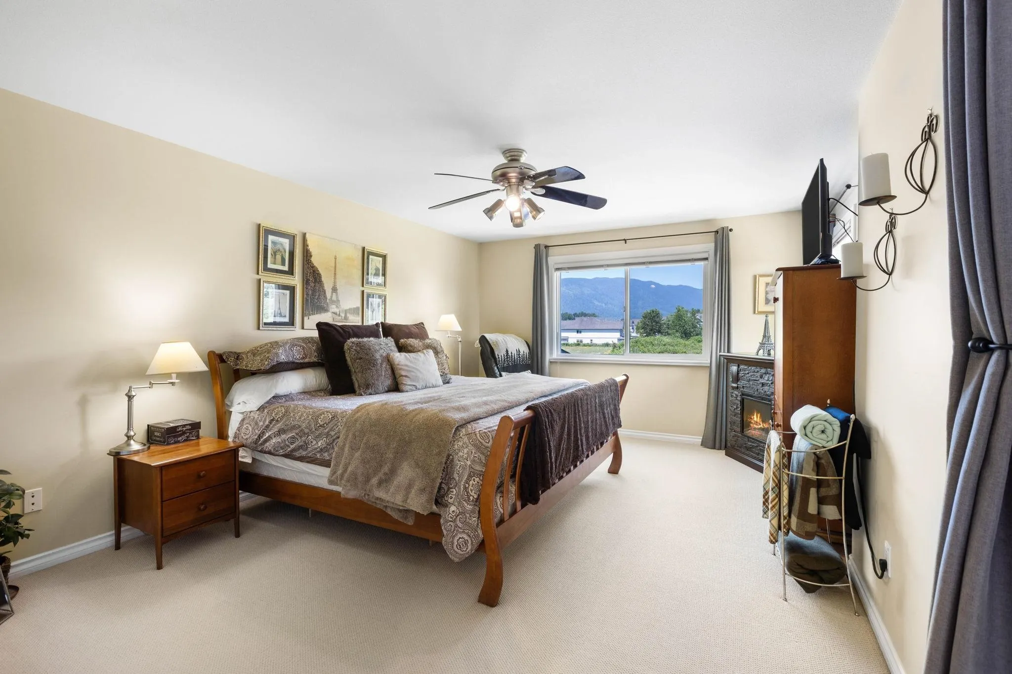 2484 Nile Gate #A/B