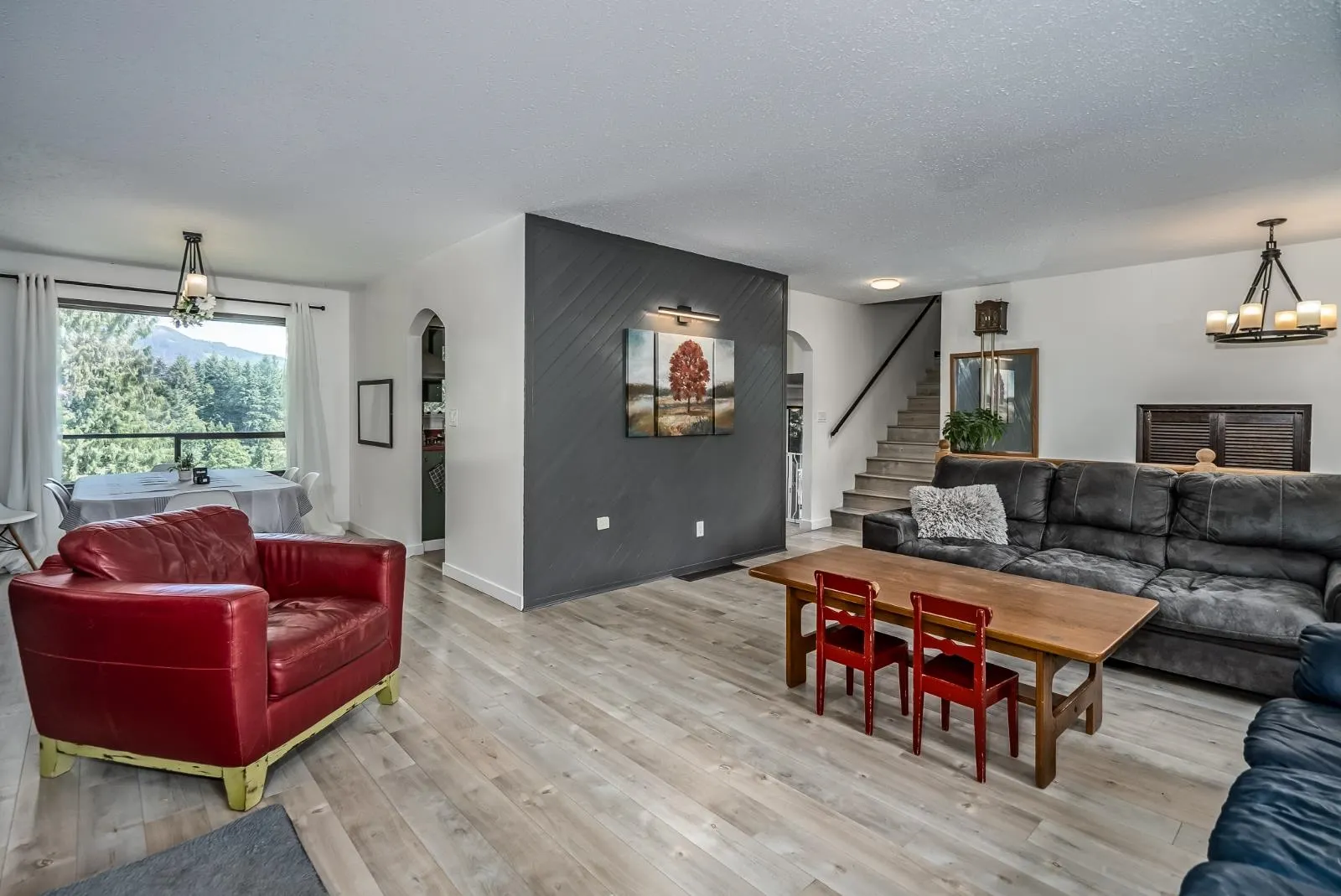 10122 Kenswood Drive