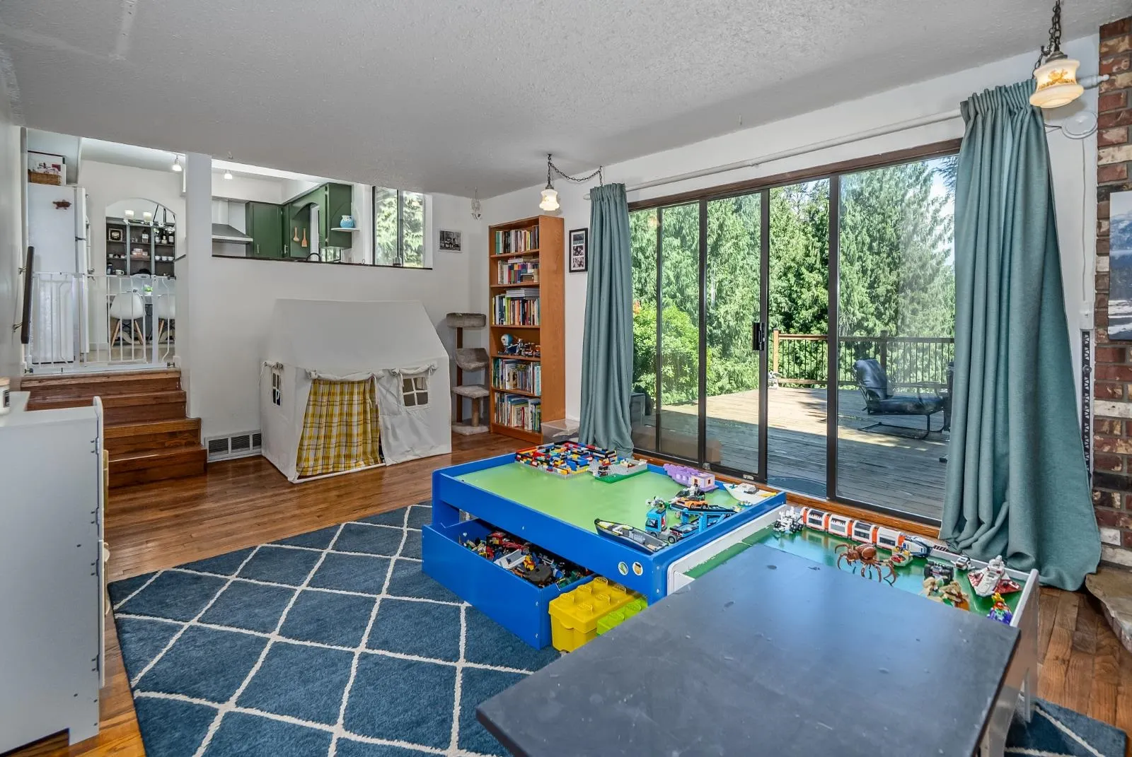 10122 Kenswood Drive