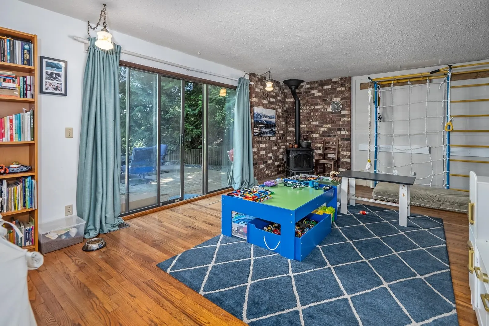 10122 Kenswood Drive