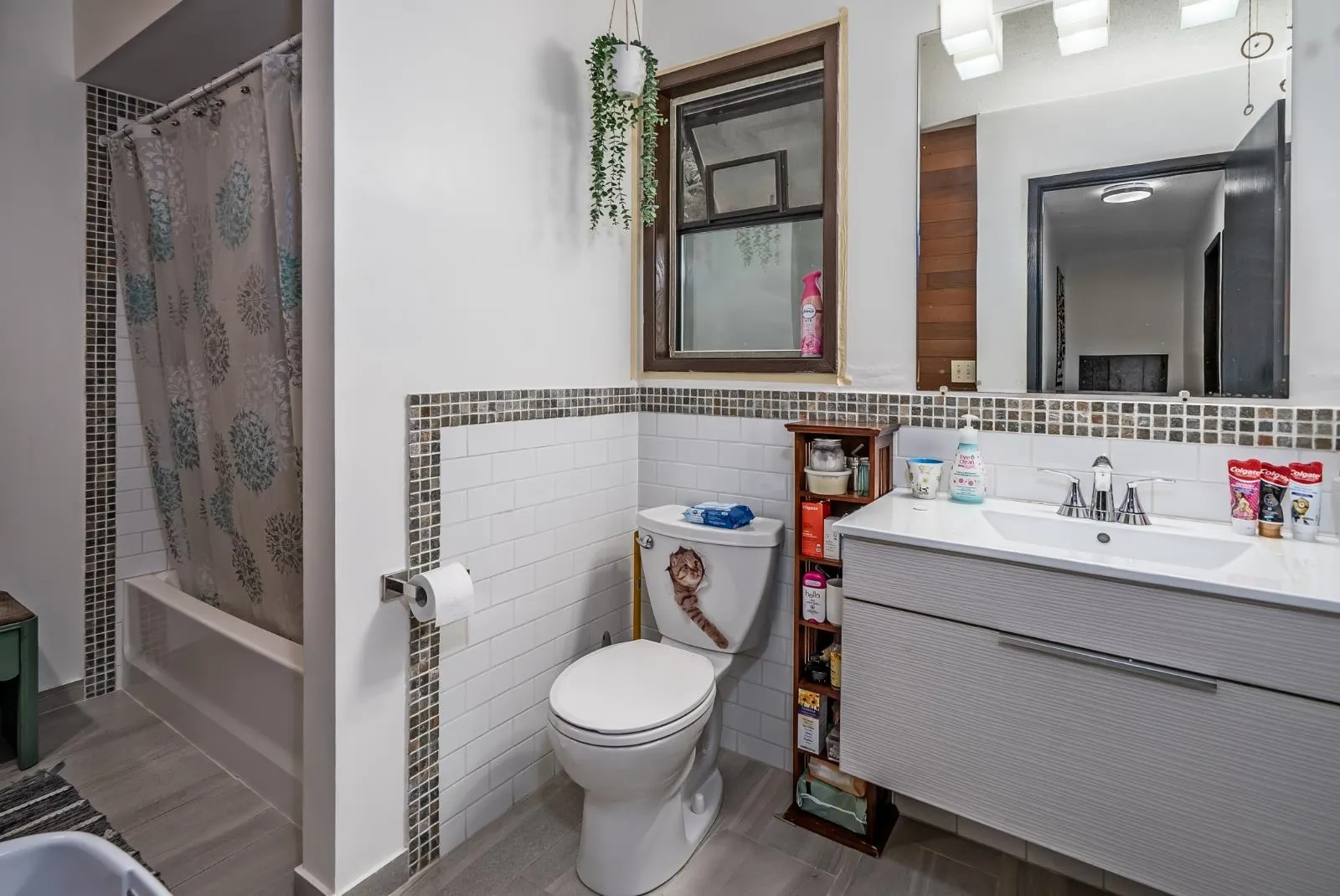 10122 Kenswood Drive