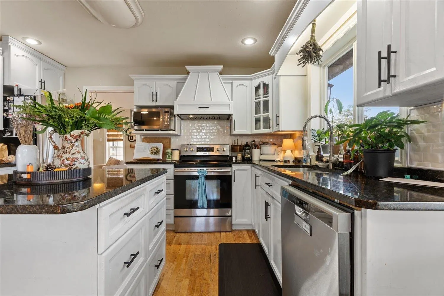 44449 Elsie Place