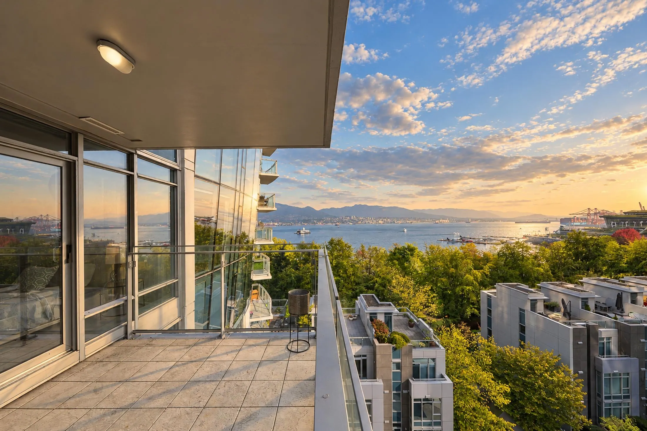 1281 W Cordova Street #803
