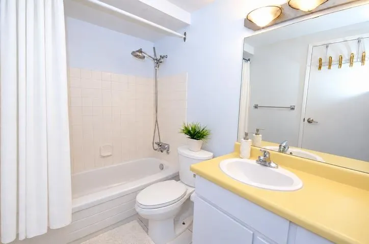 8120 Colonial Drive #225