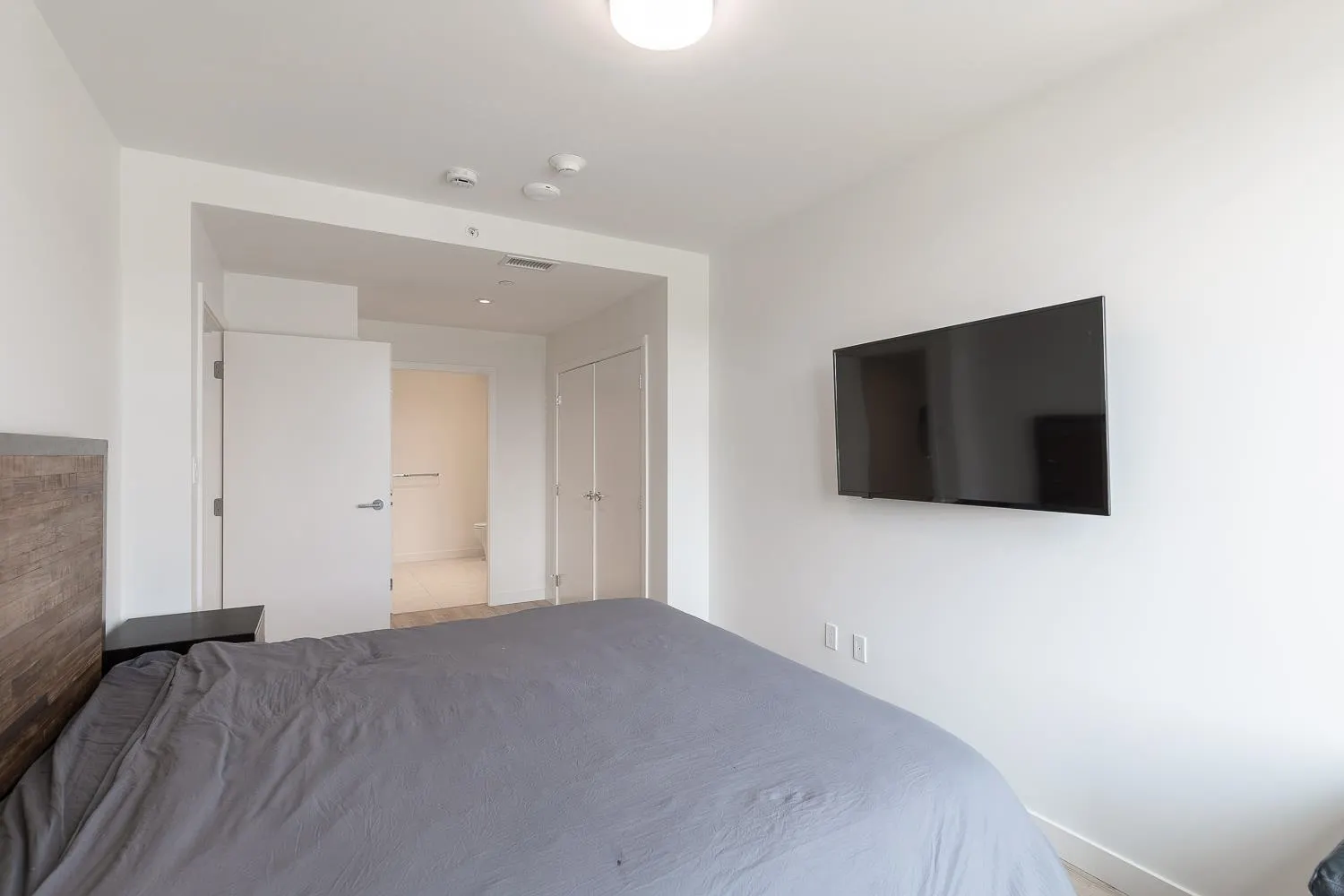 755 Harbourside Drive #107