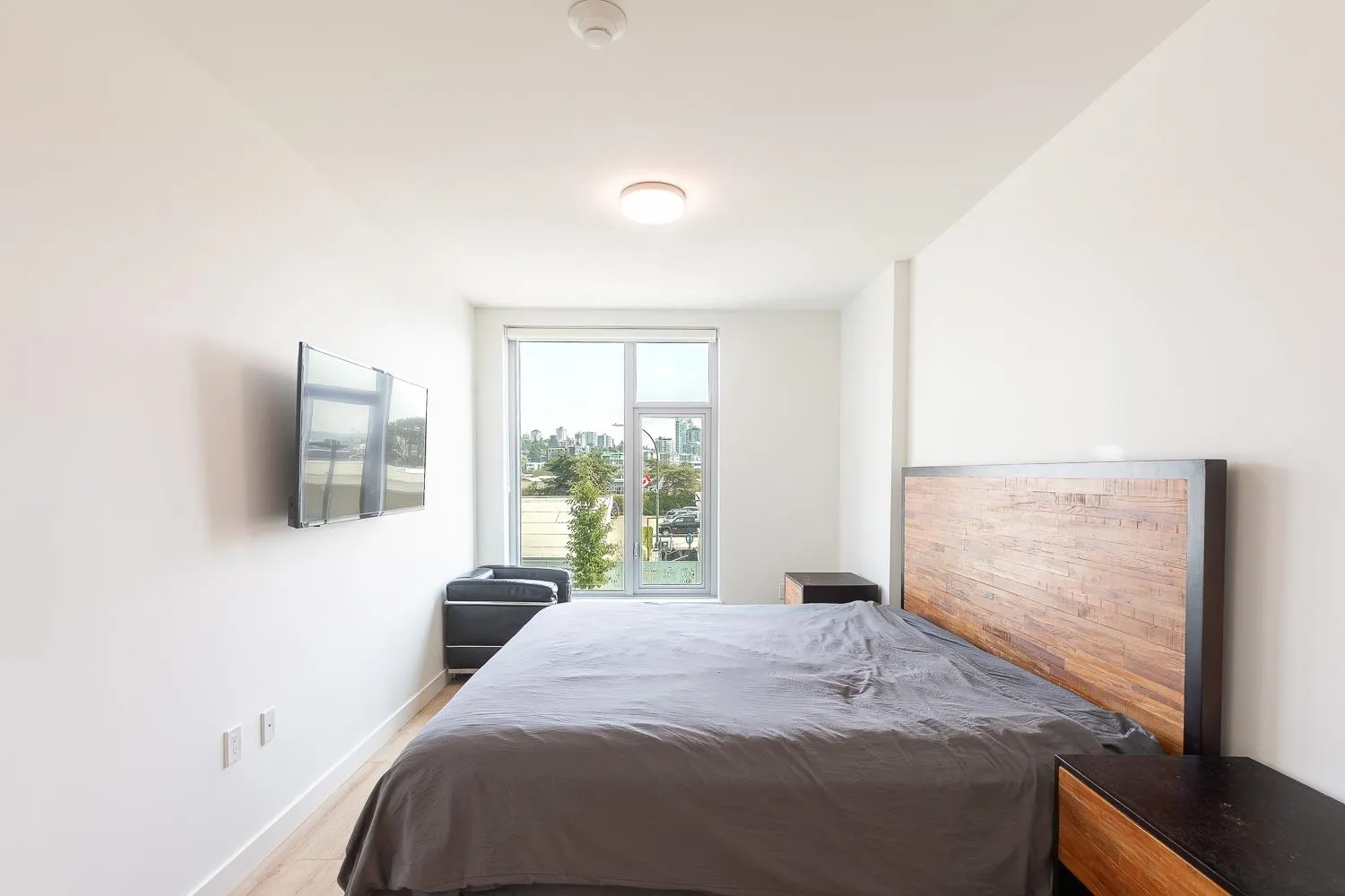 755 Harbourside Drive #107