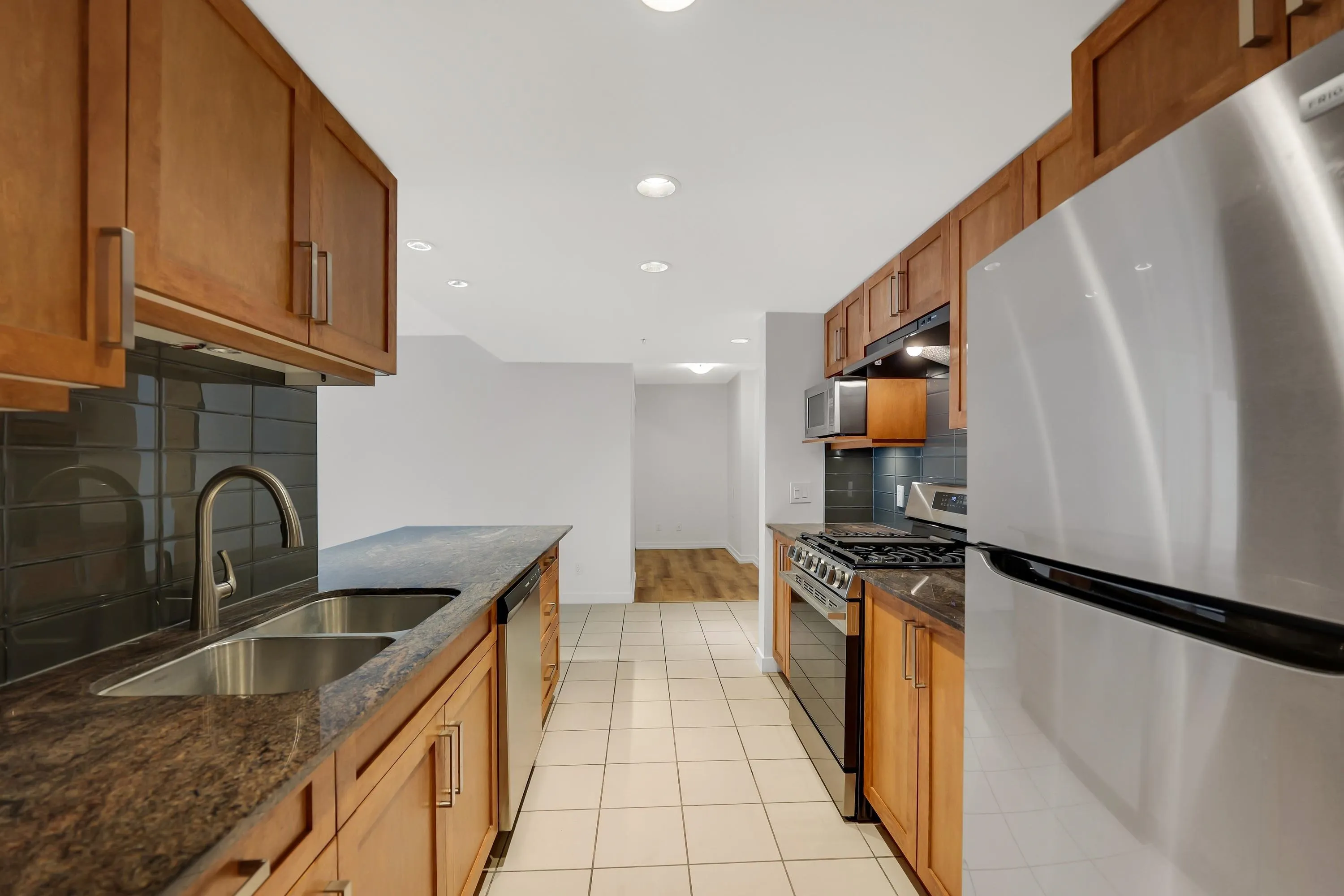 1212 Main Street #305