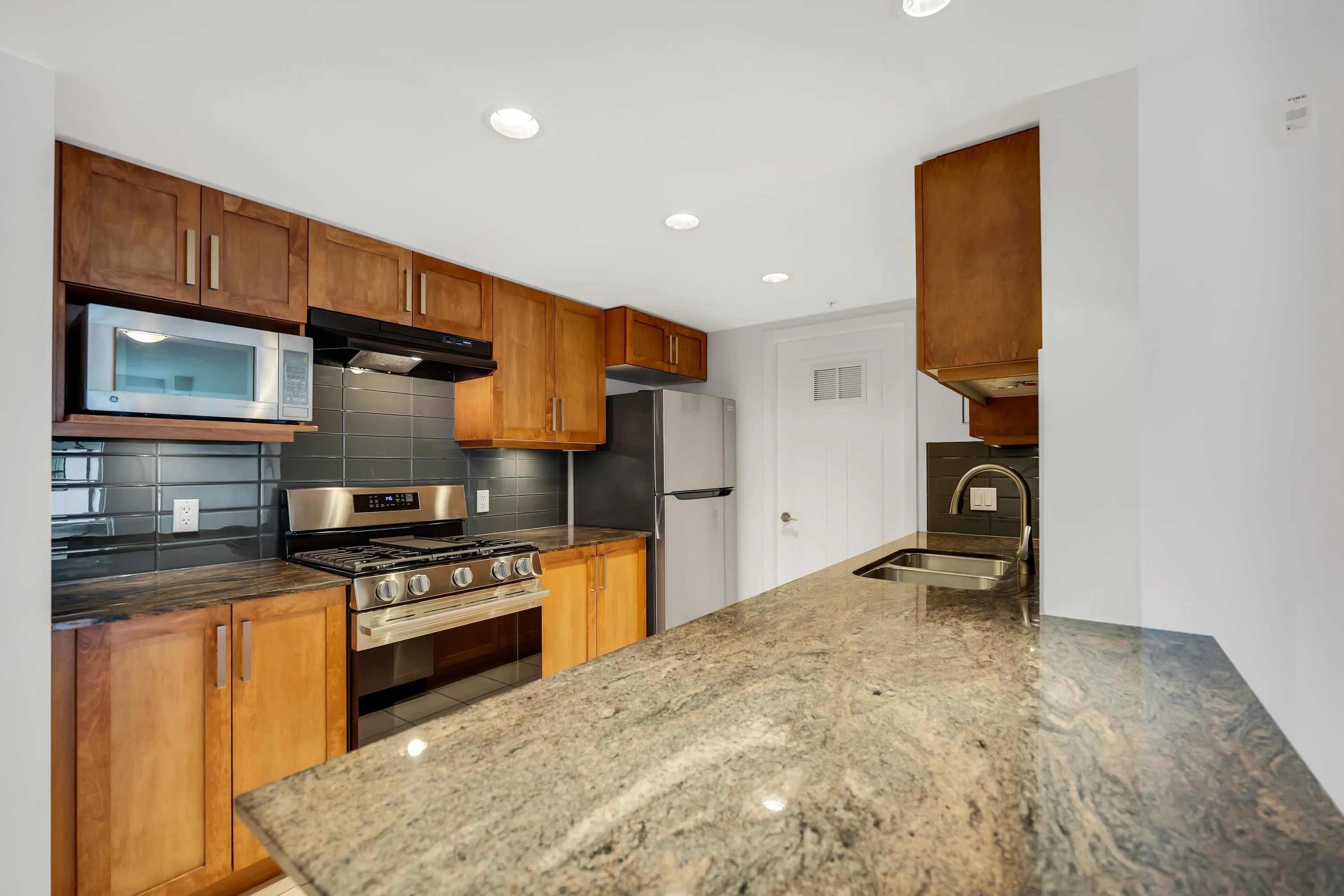1212 Main Street #305