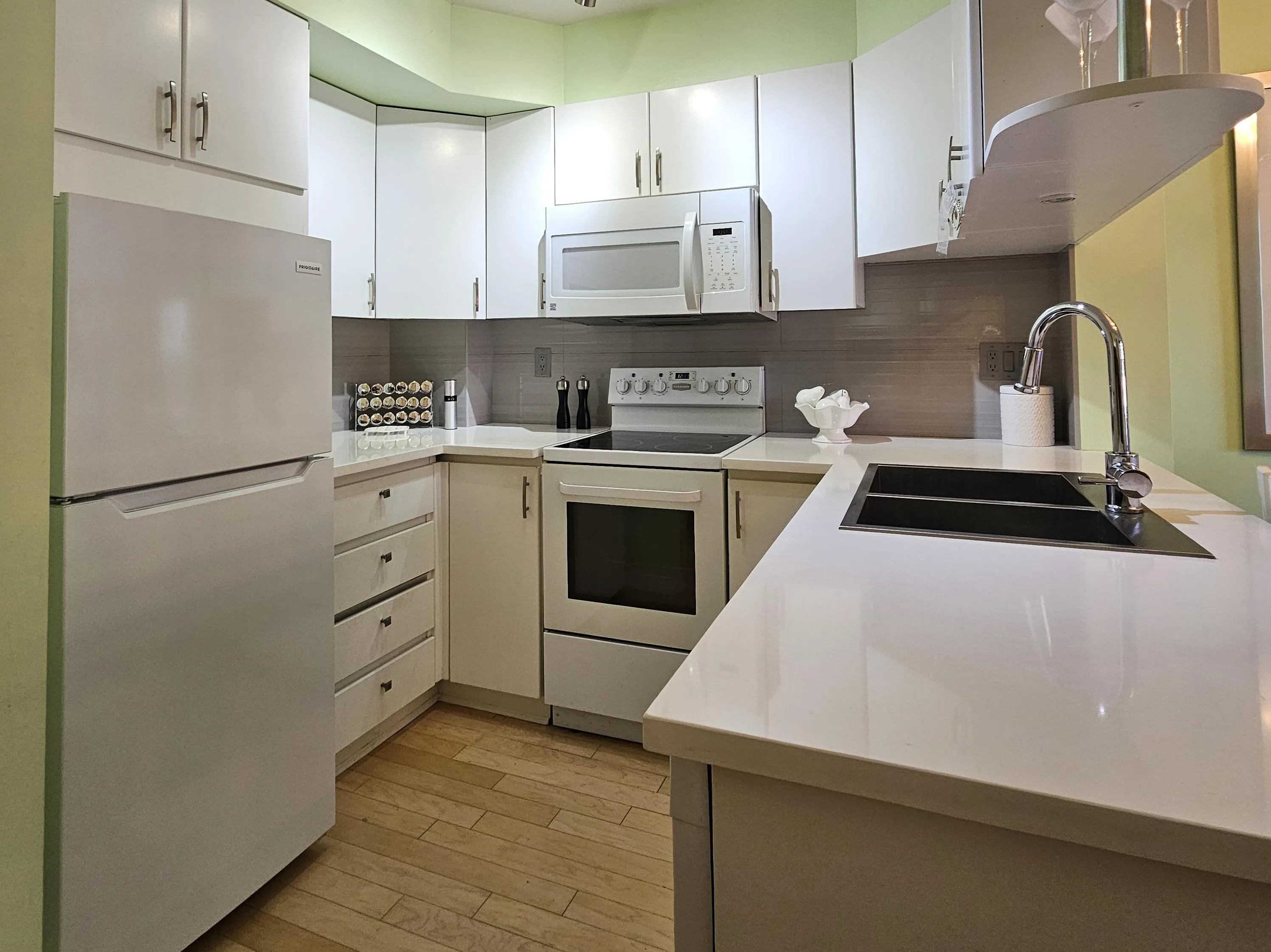 1189 Howe Street #1003