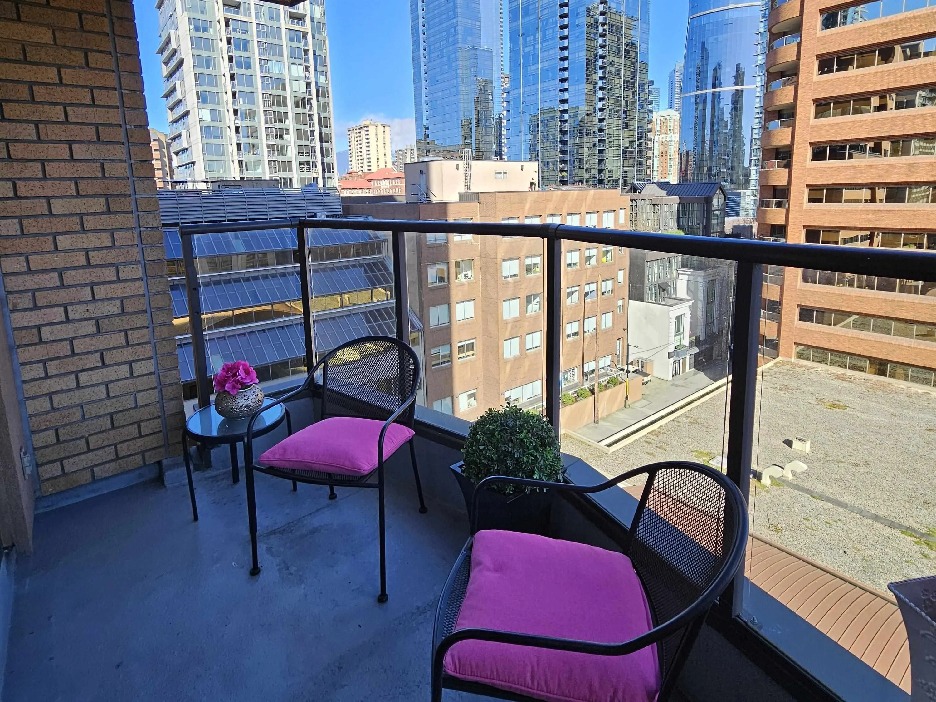1189 Howe Street #1003
