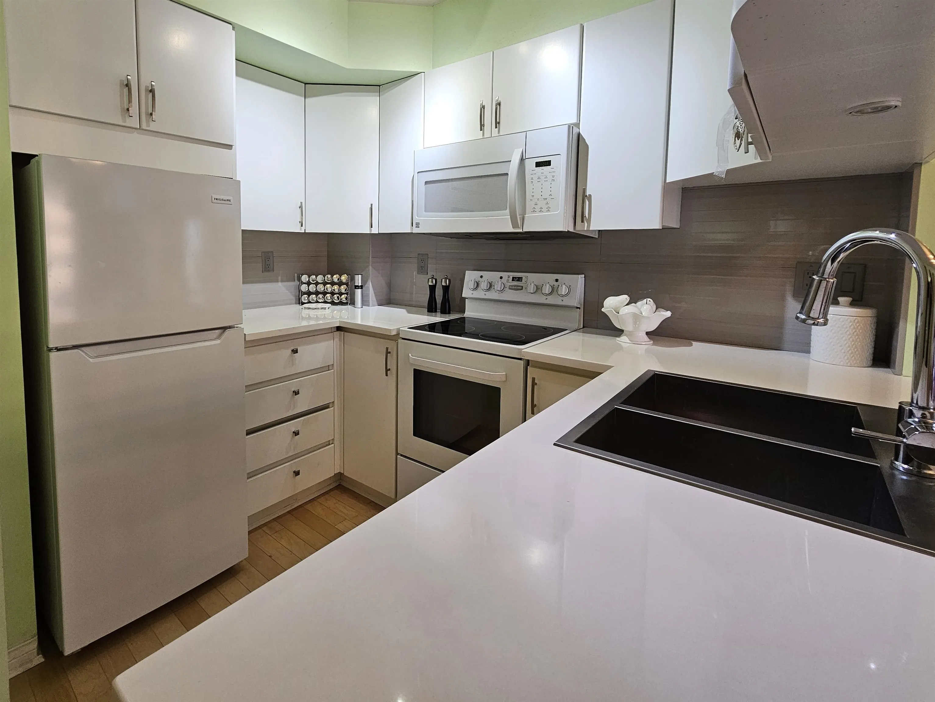 1189 Howe Street #1003
