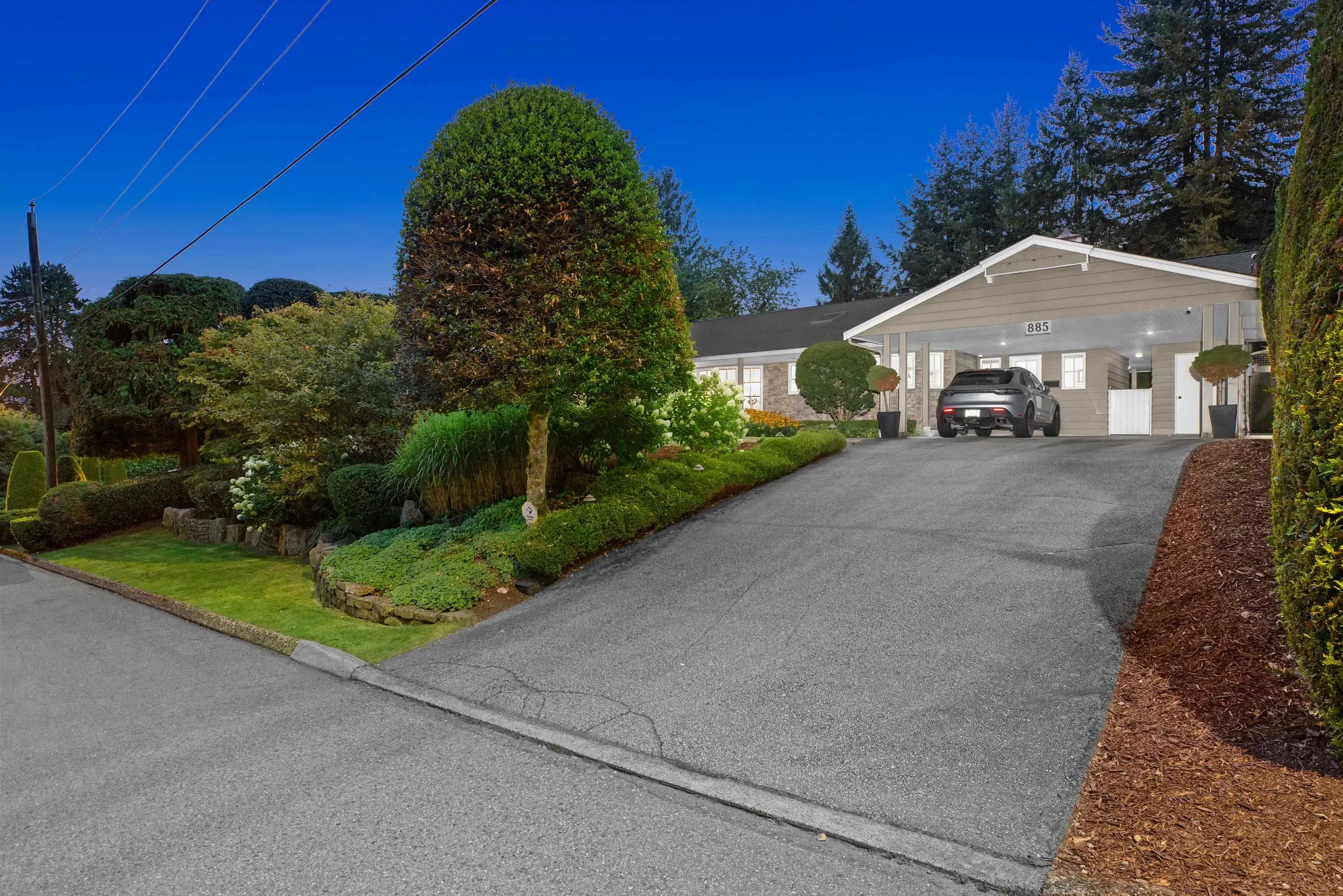 885 Margaree Place