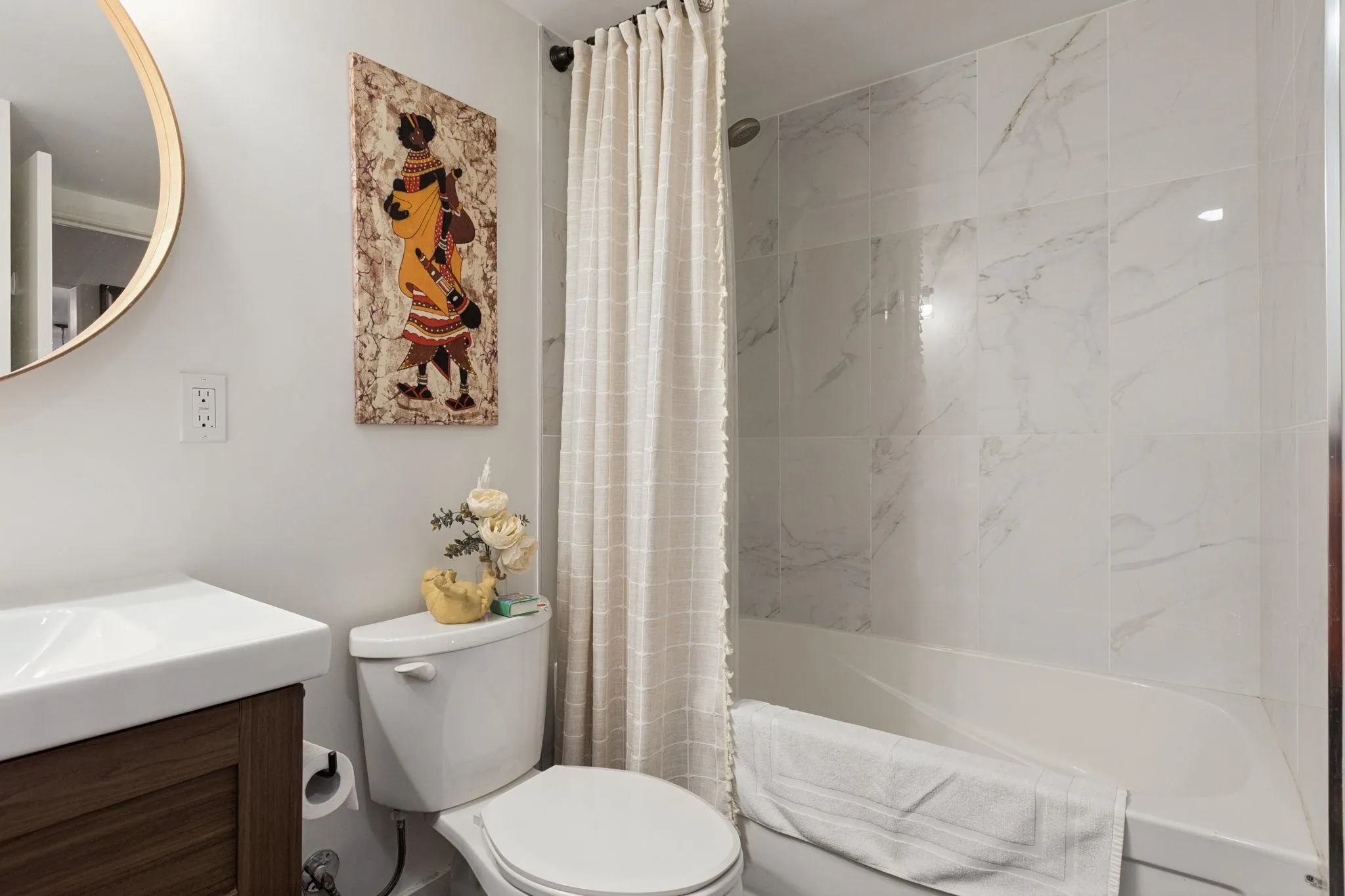 127 E 4th Street #201