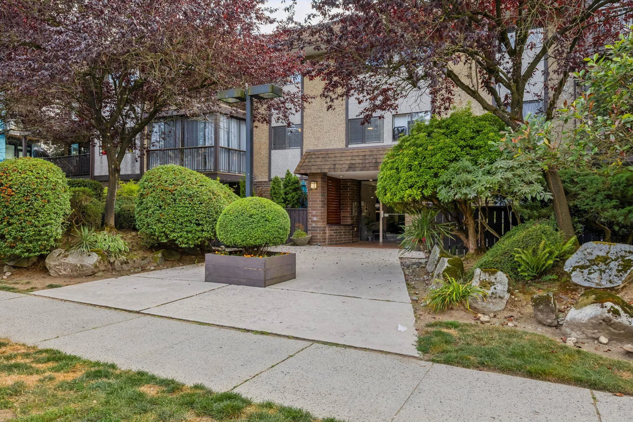127 E 4th Street #201
