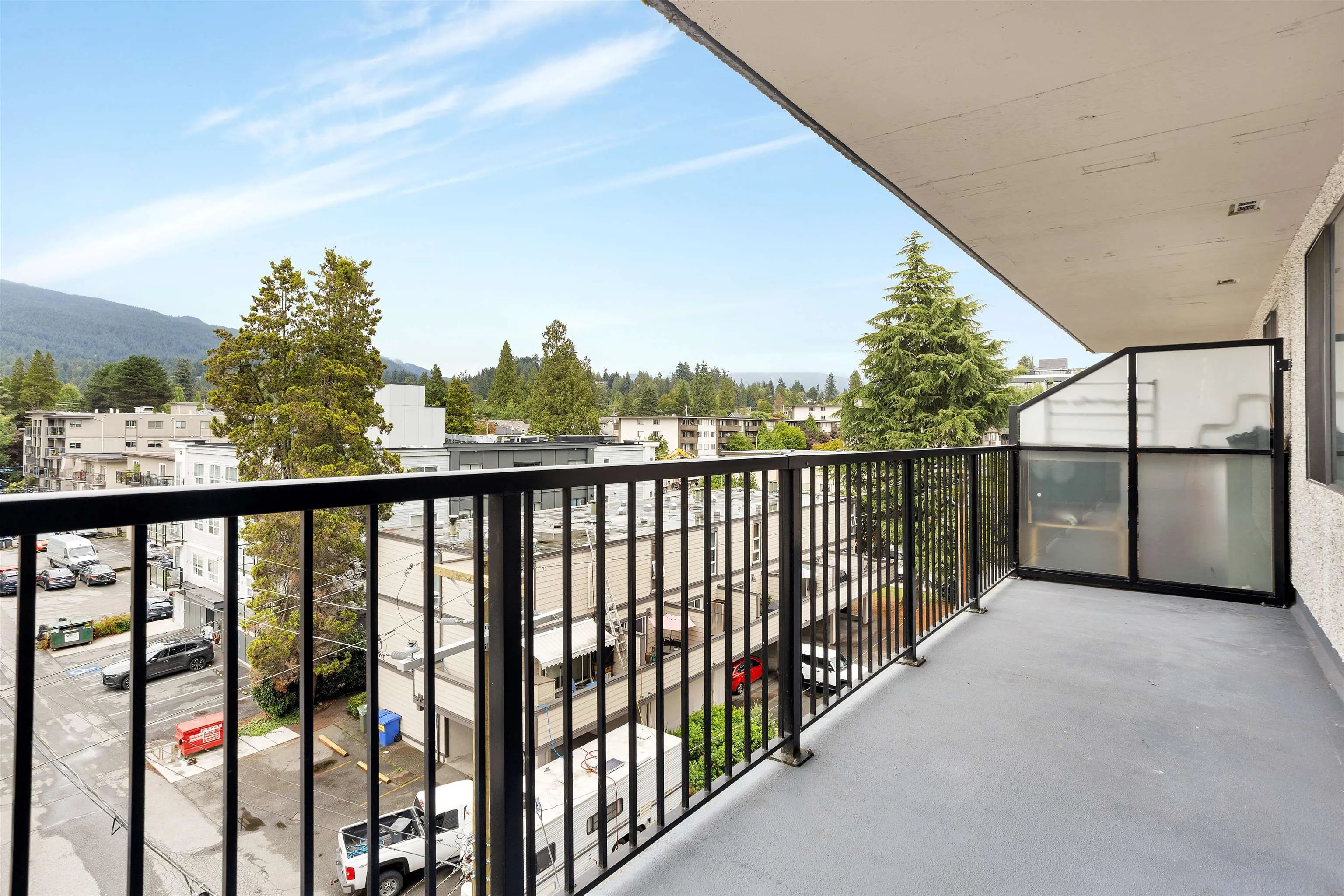 150 E 15th Street #303