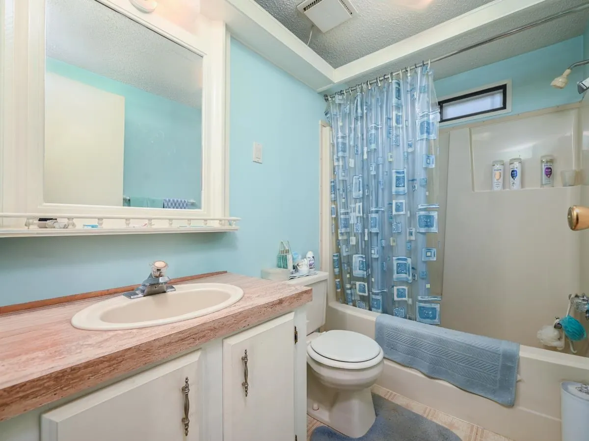 8670 156 Street #9