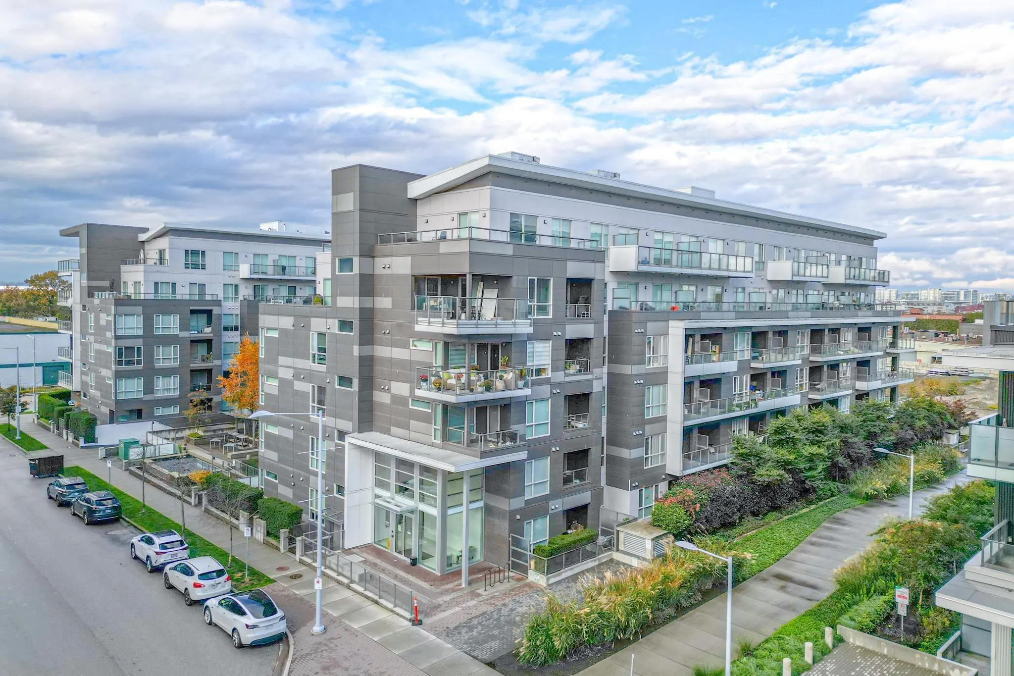 7008 River Parkway #305