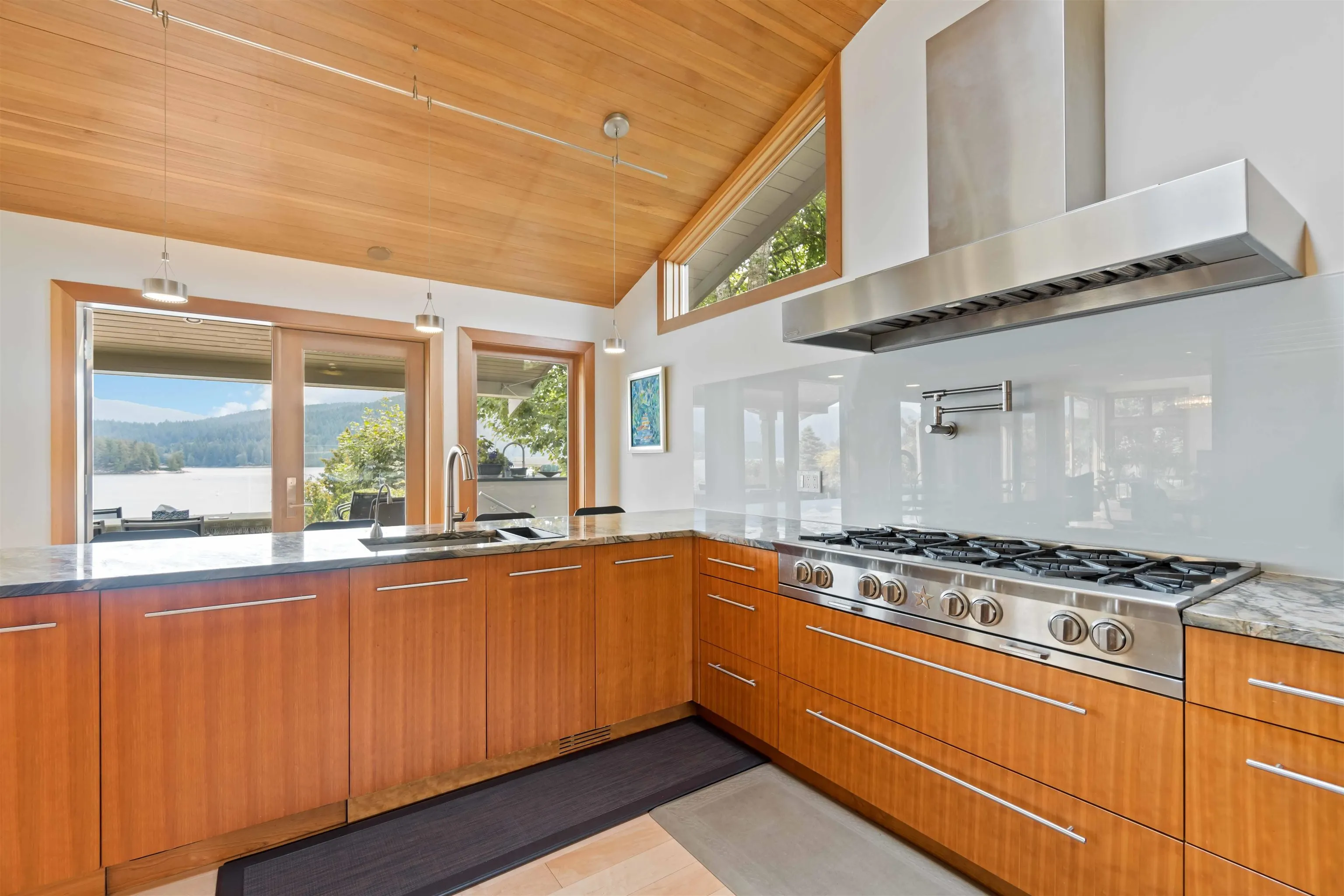 668 Beachview Drive