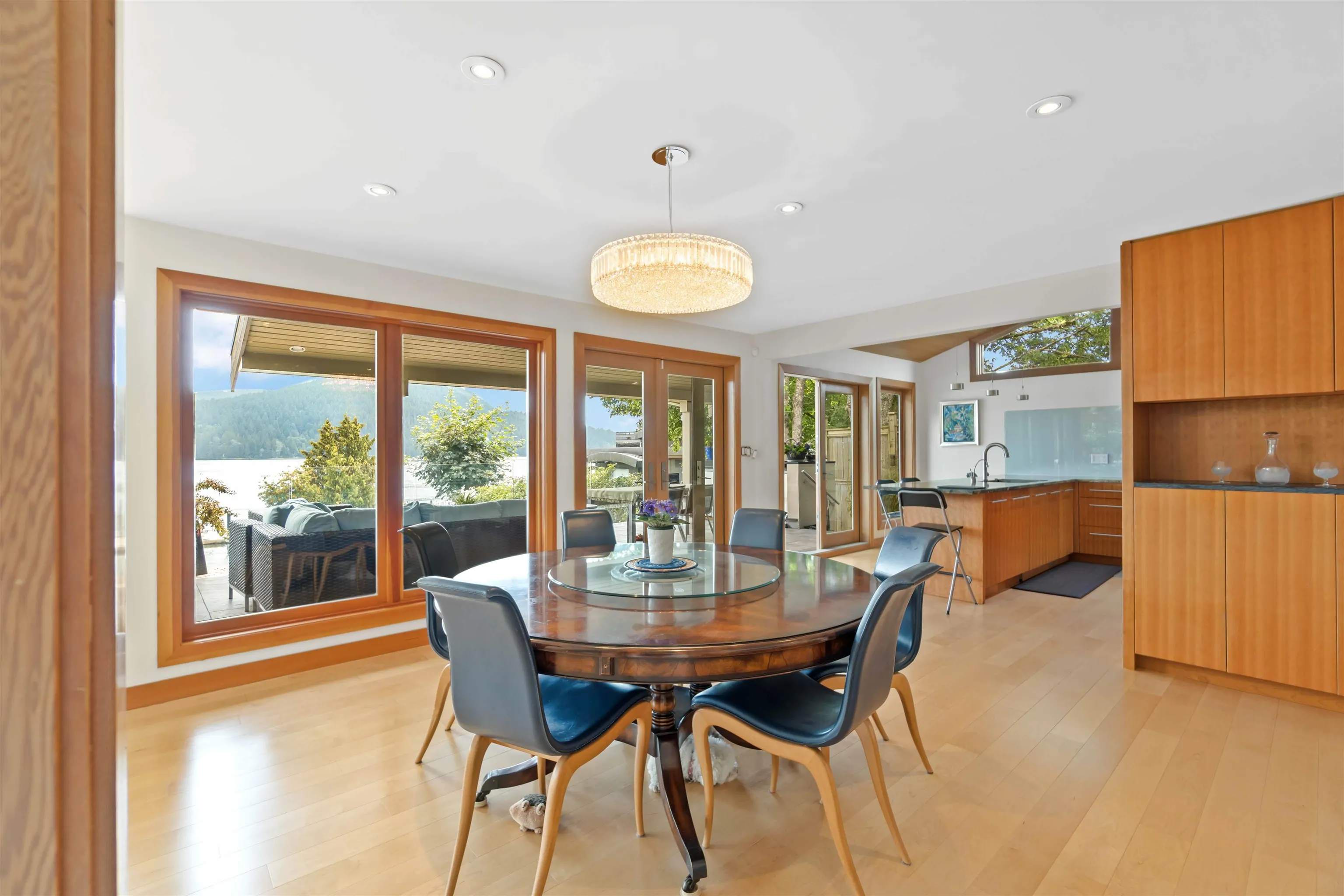 668 Beachview Drive
