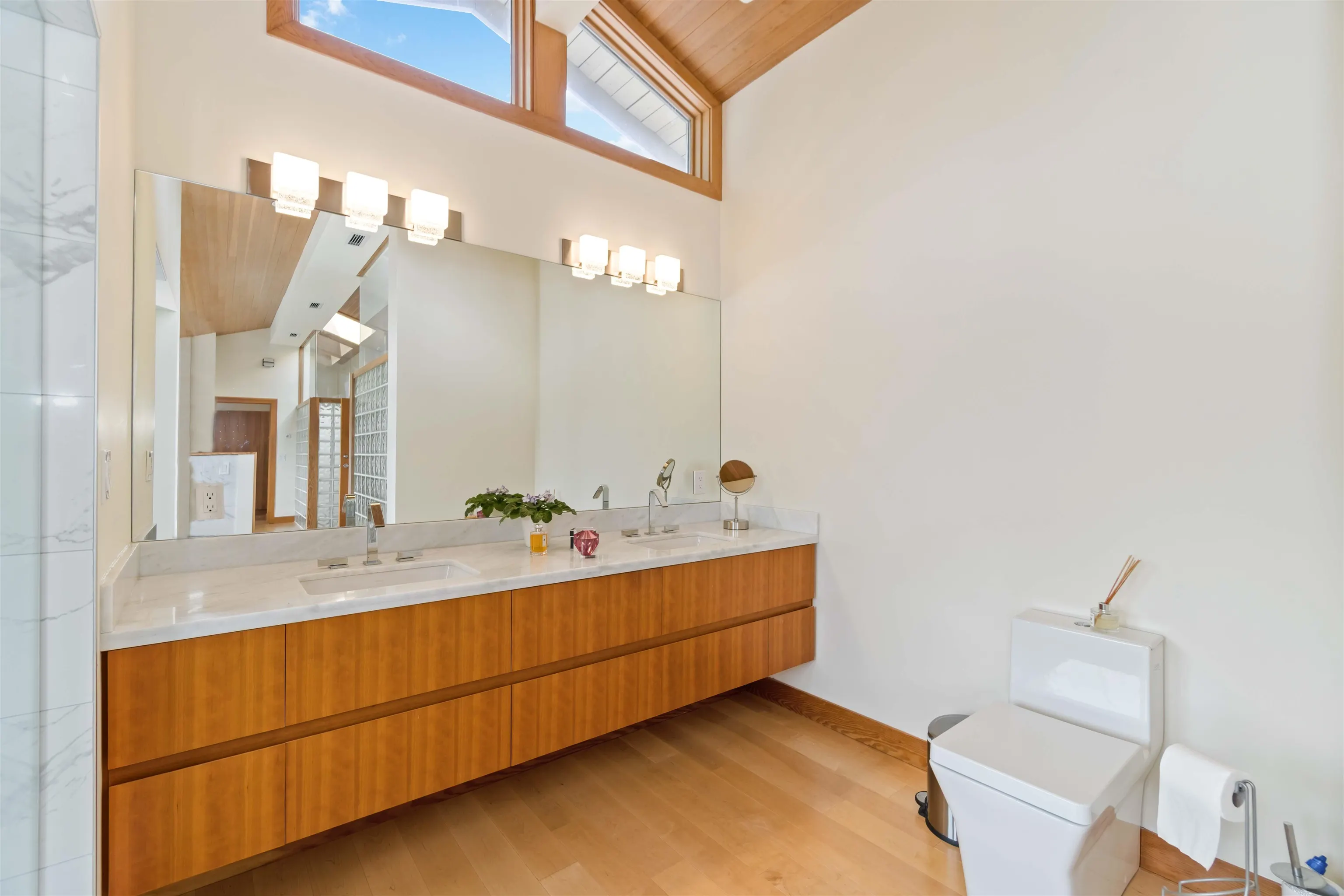 668 Beachview Drive