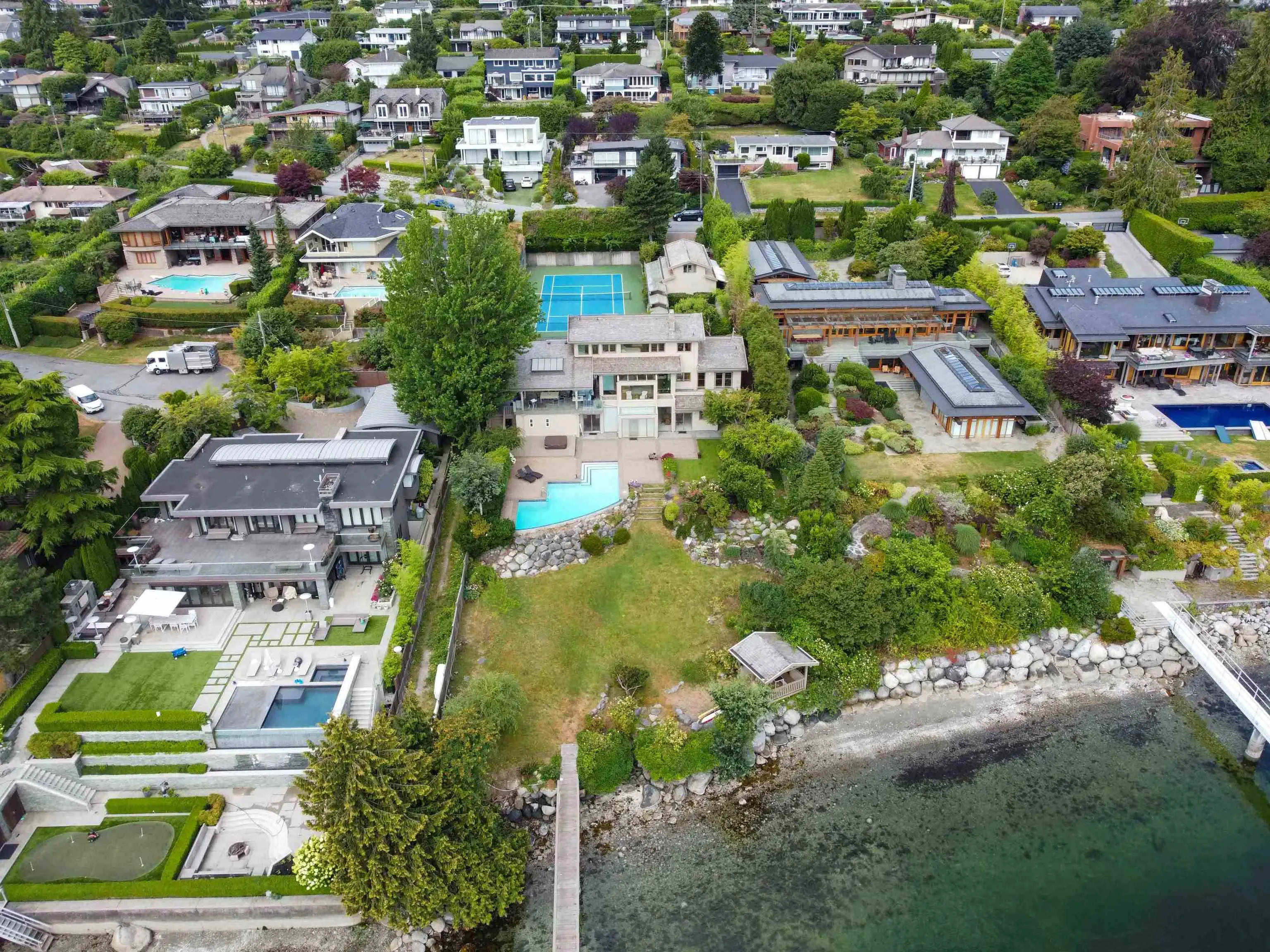 668 Beachview Drive