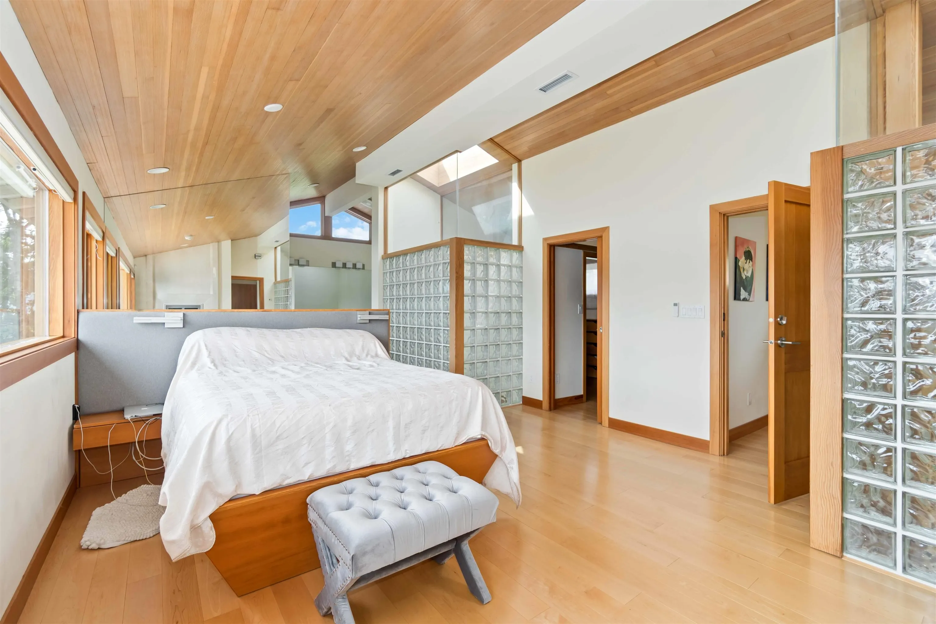 668 Beachview Drive