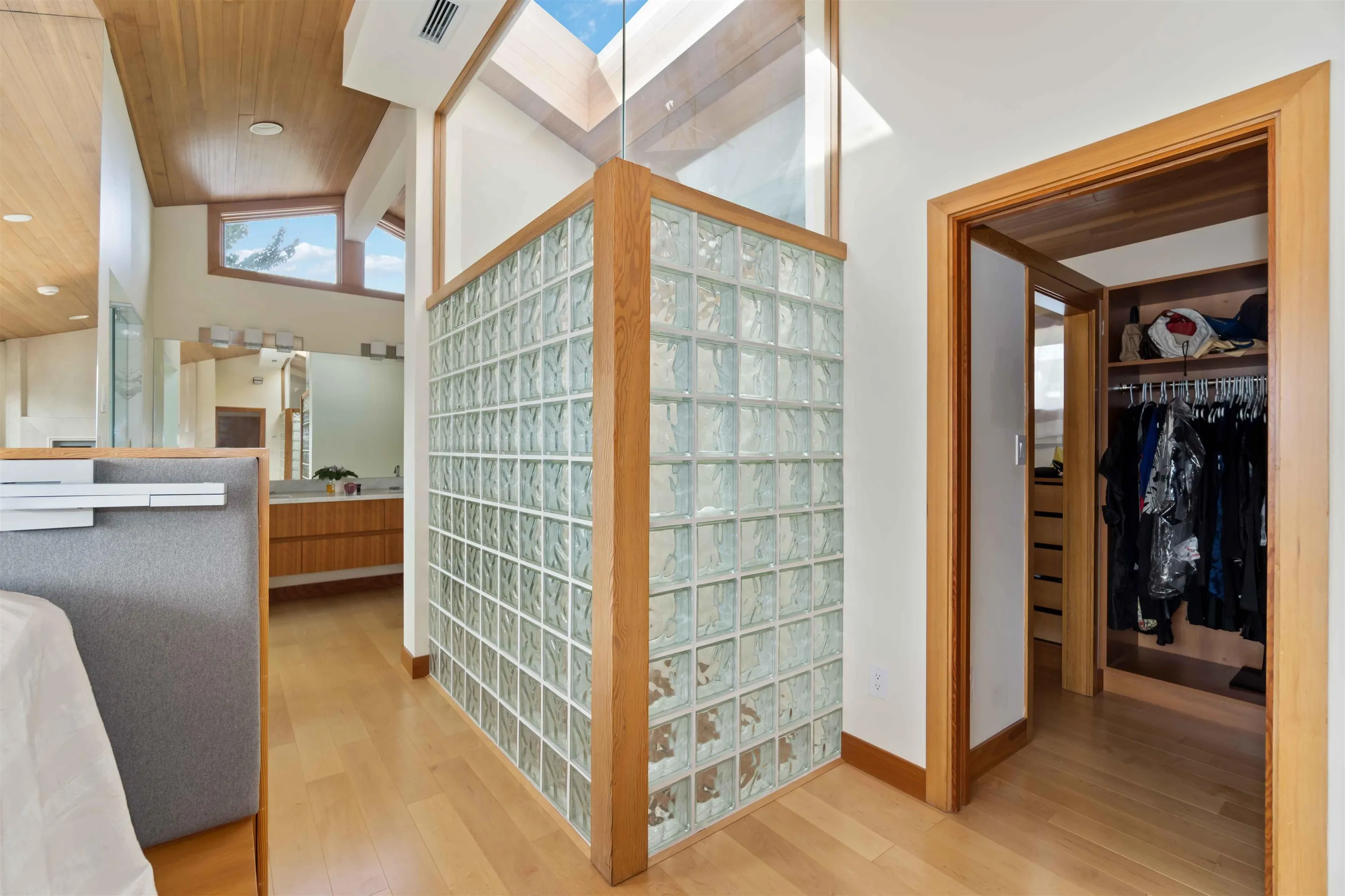 668 Beachview Drive