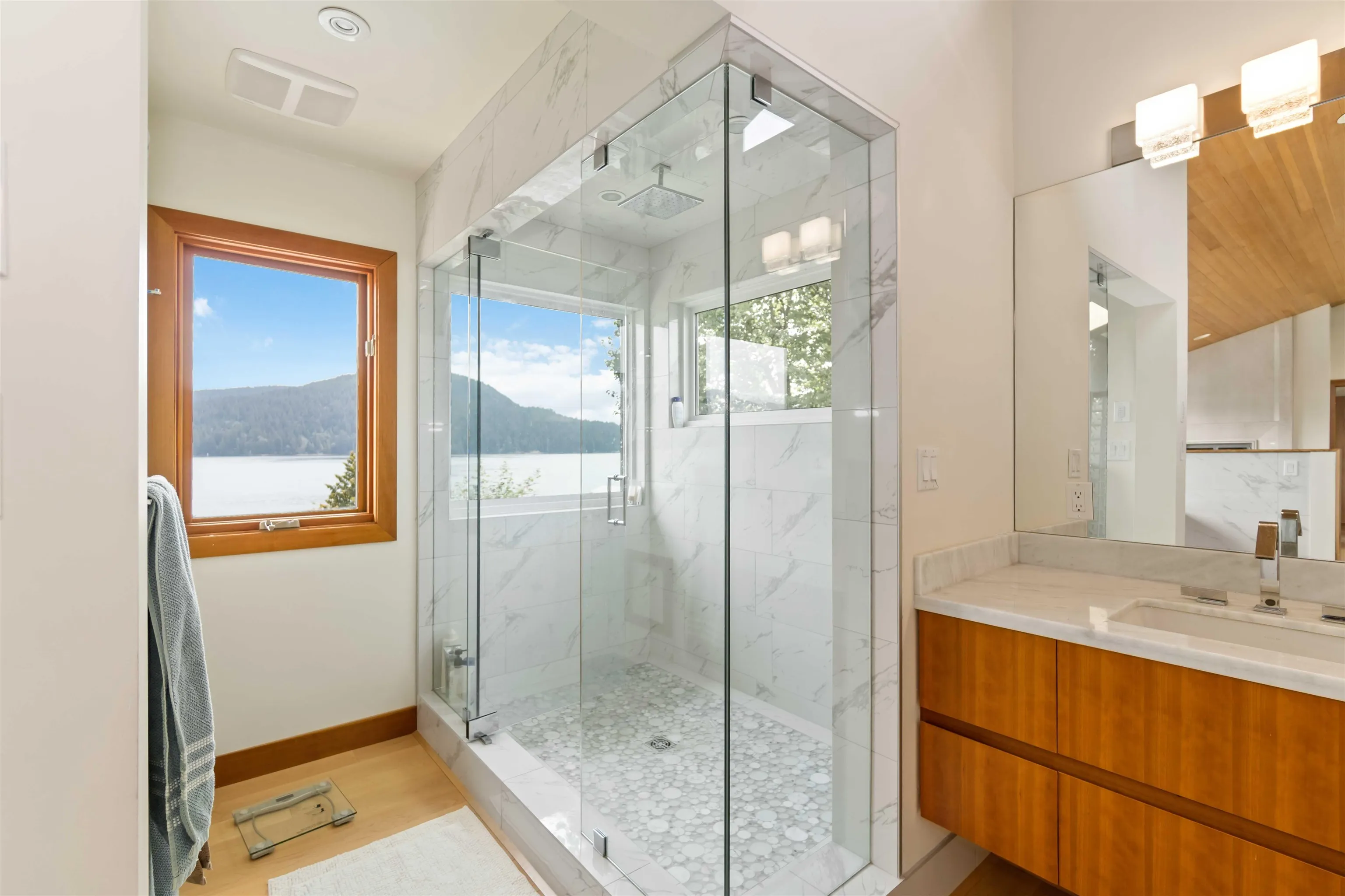 668 Beachview Drive