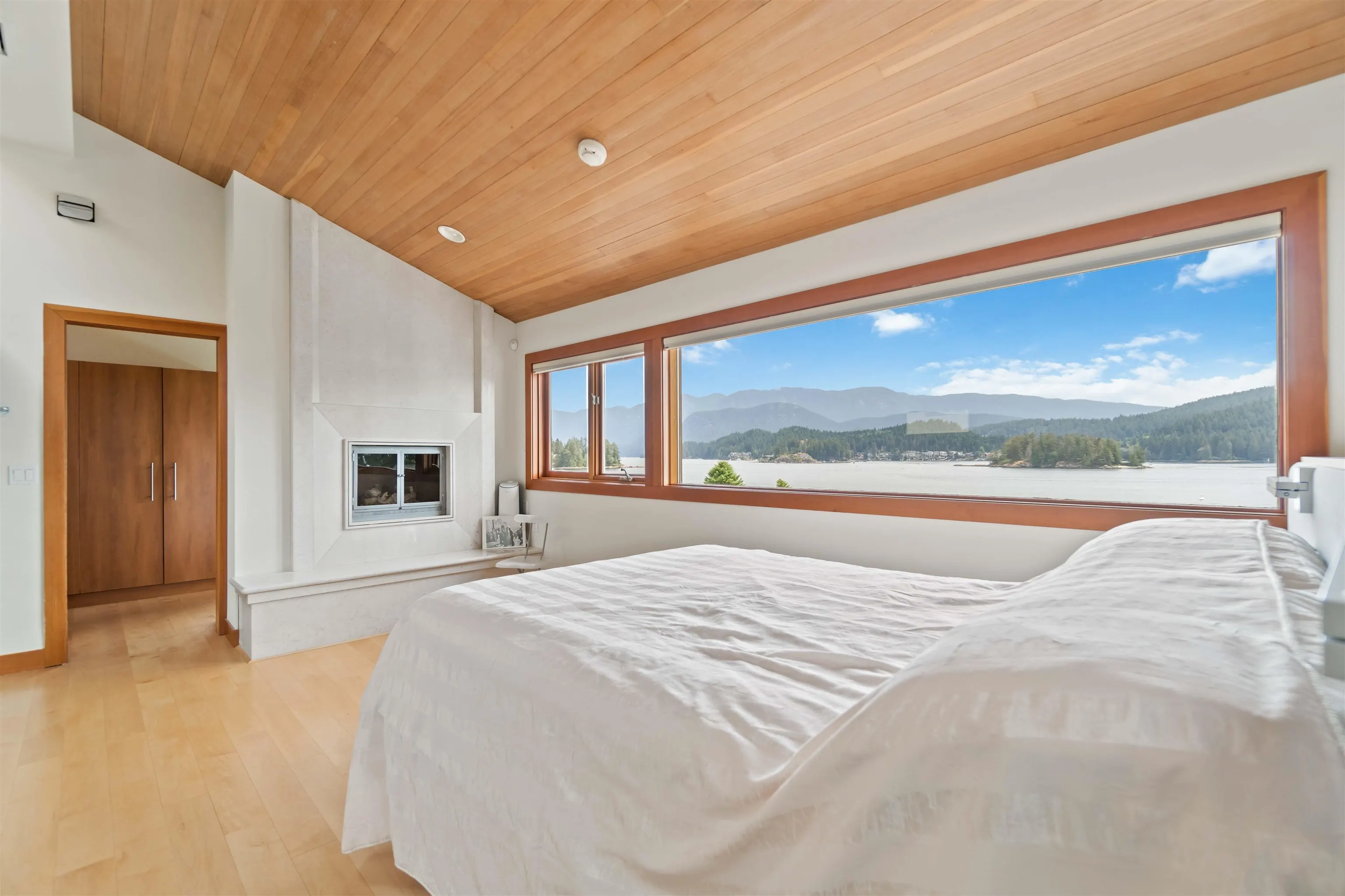 668 Beachview Drive