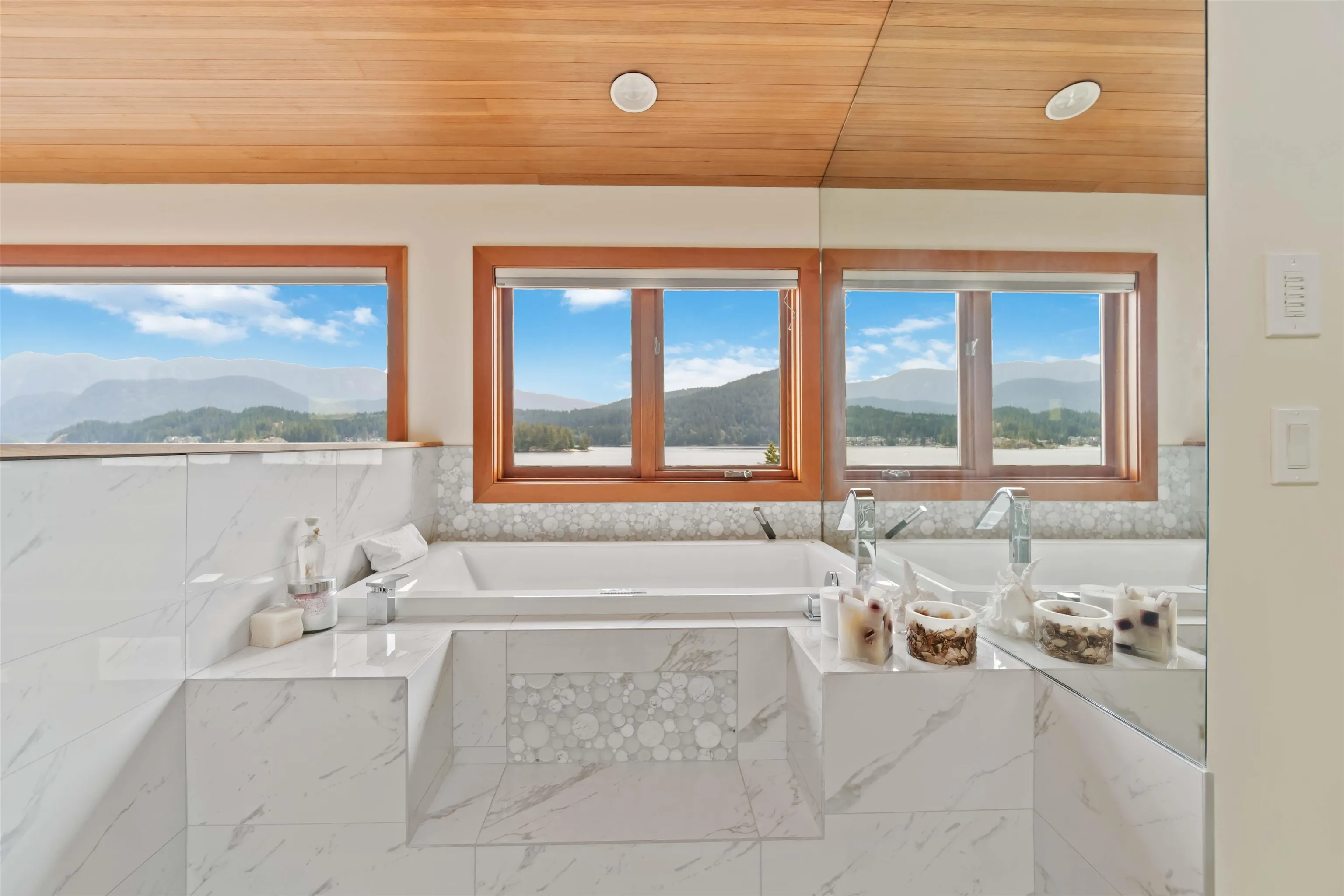668 Beachview Drive