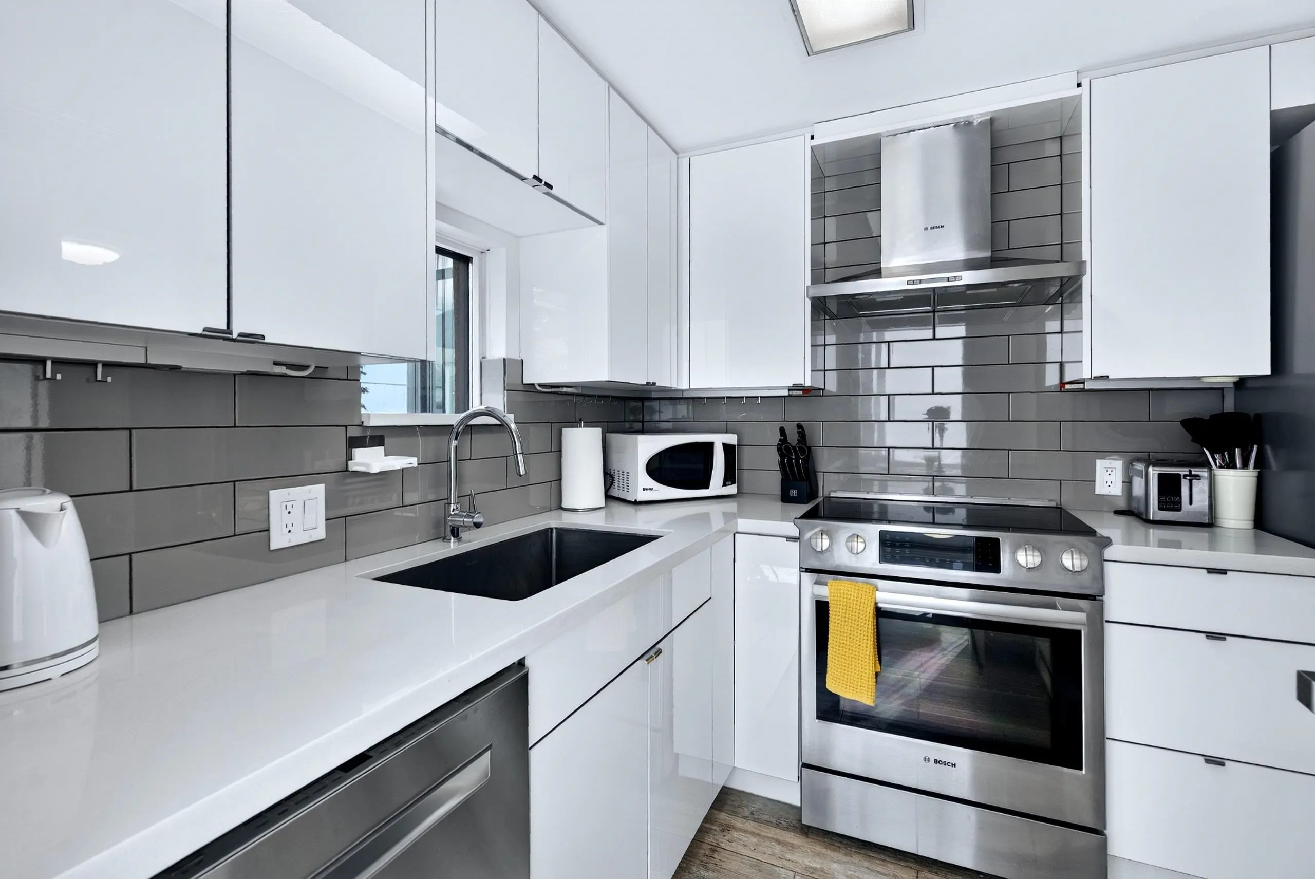1166 Melville Street #506