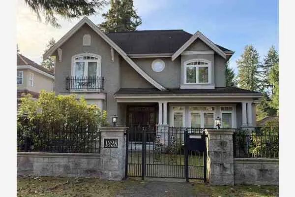 1328 Dogwood Avenue