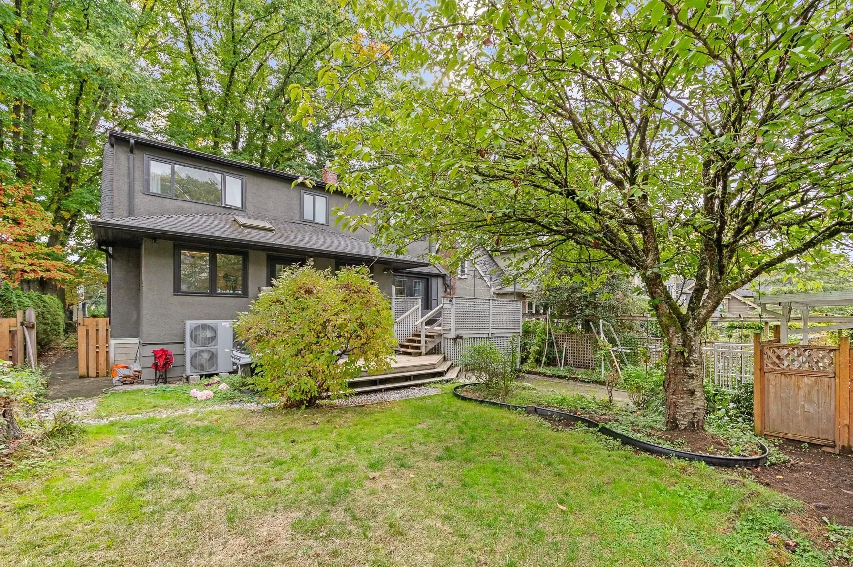 2923 W 32nd Avenue