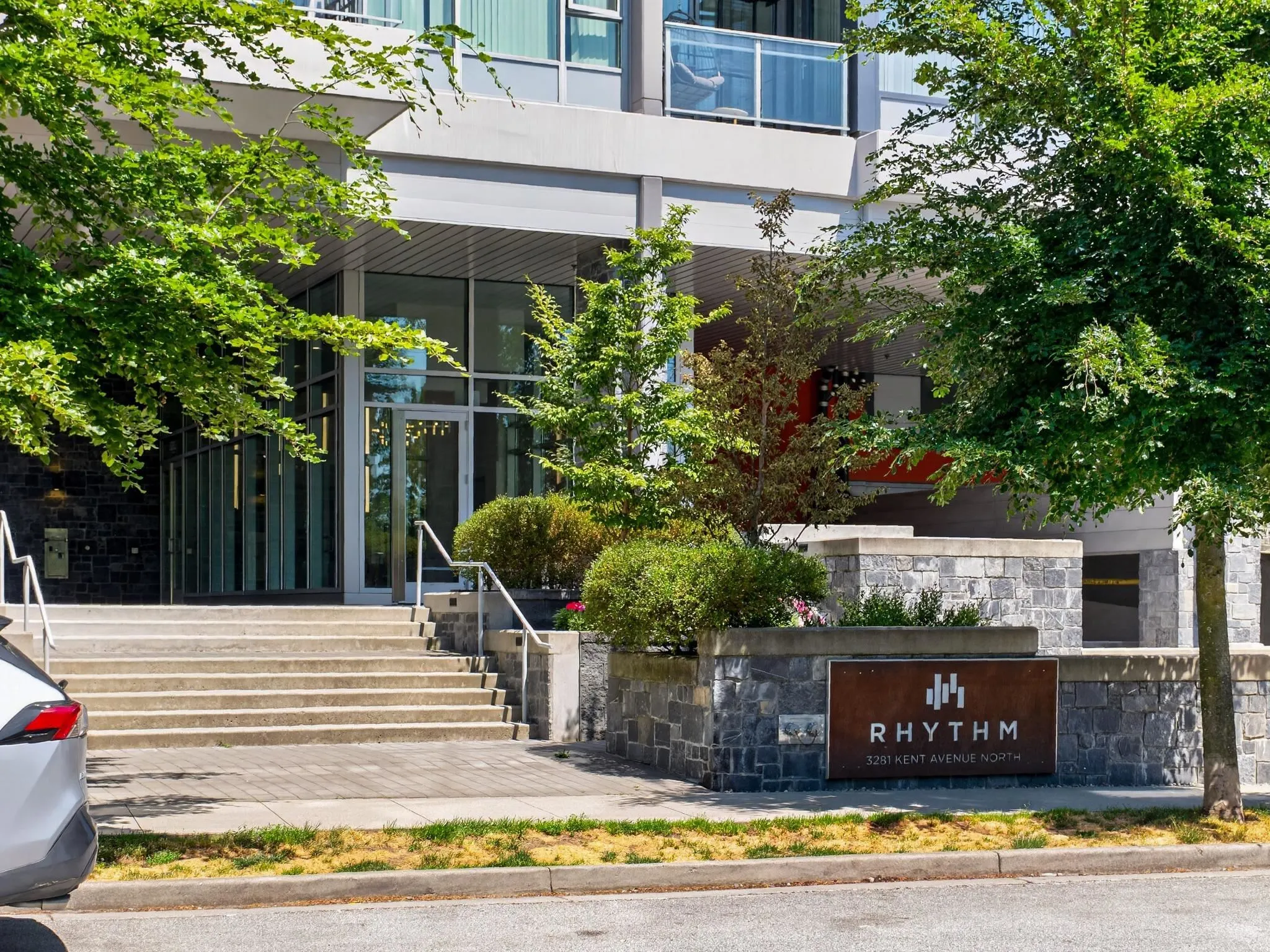 3281 E Kent Avenue North #305