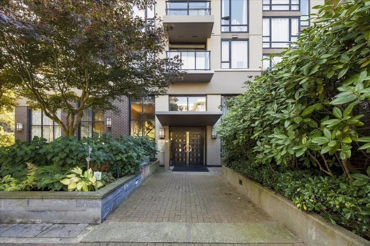151 W 2nd Street #1803