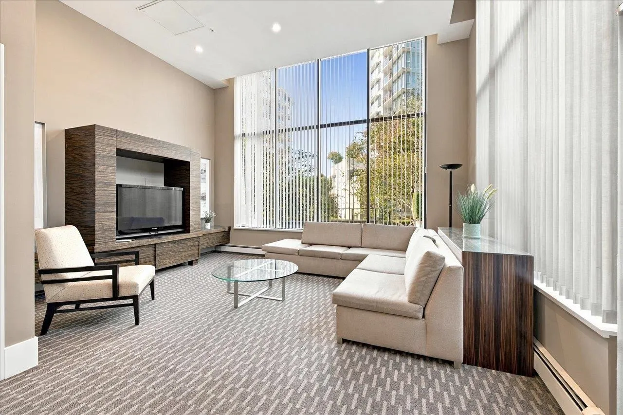 151 W 2nd Street #1803