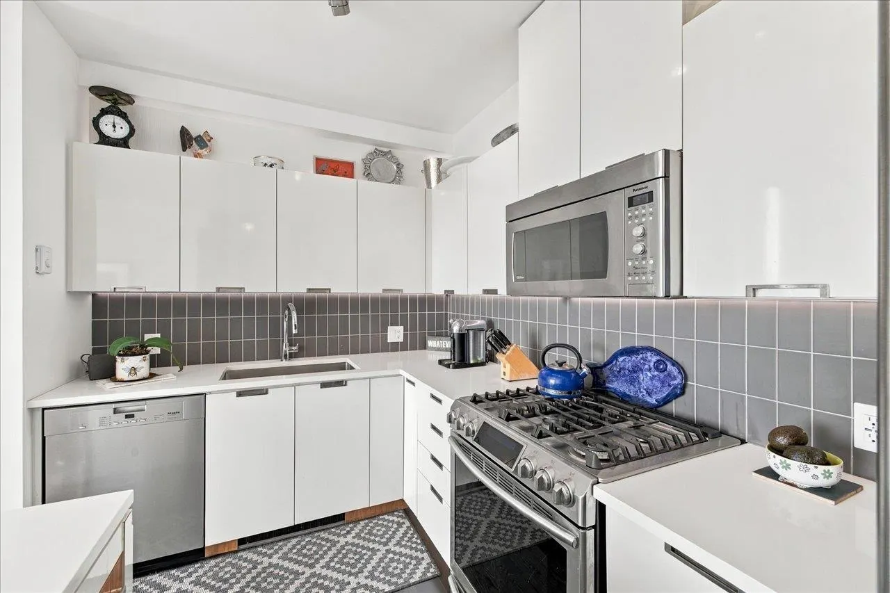 151 W 2nd Street #1803