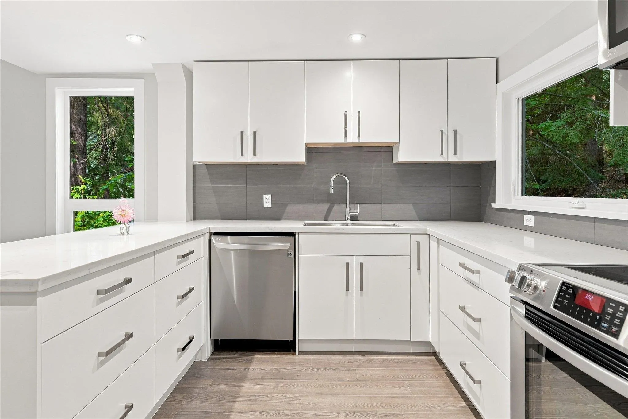 3015 Alpine Crescent