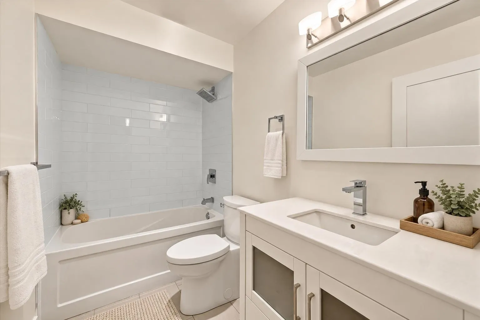 3015 Alpine Crescent