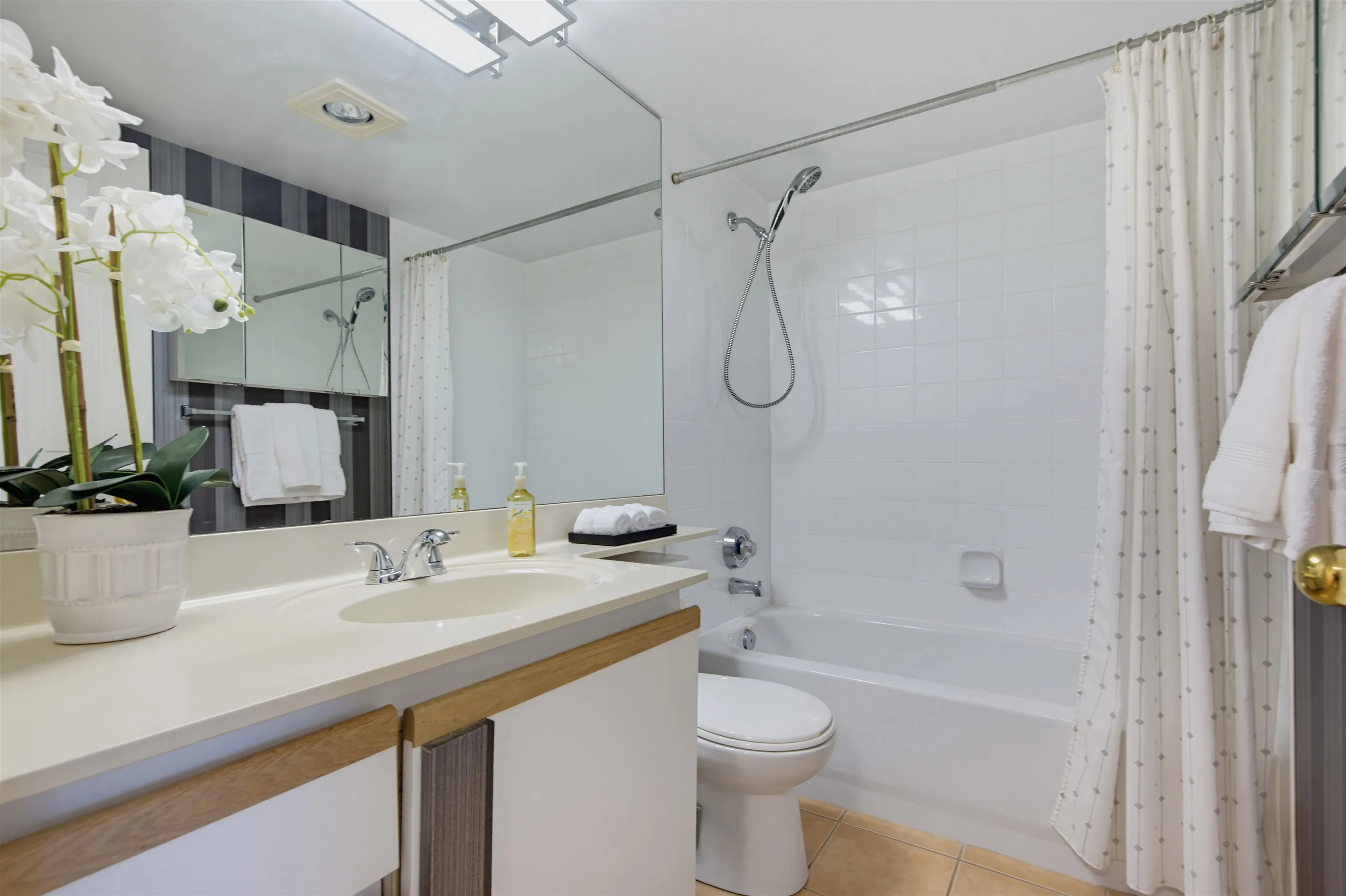 11910 80 Avenue #905