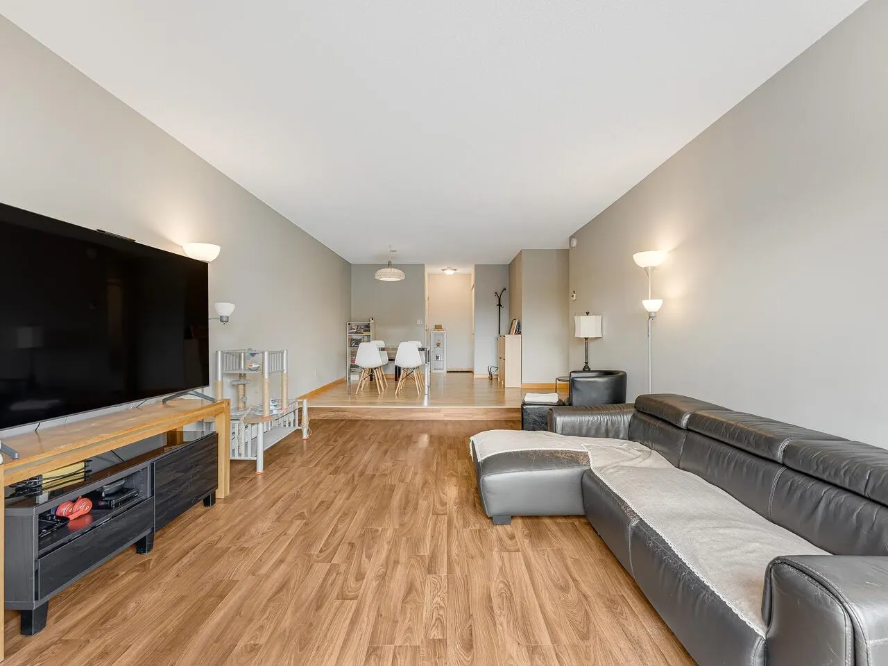 8760 No. 1 Road #305